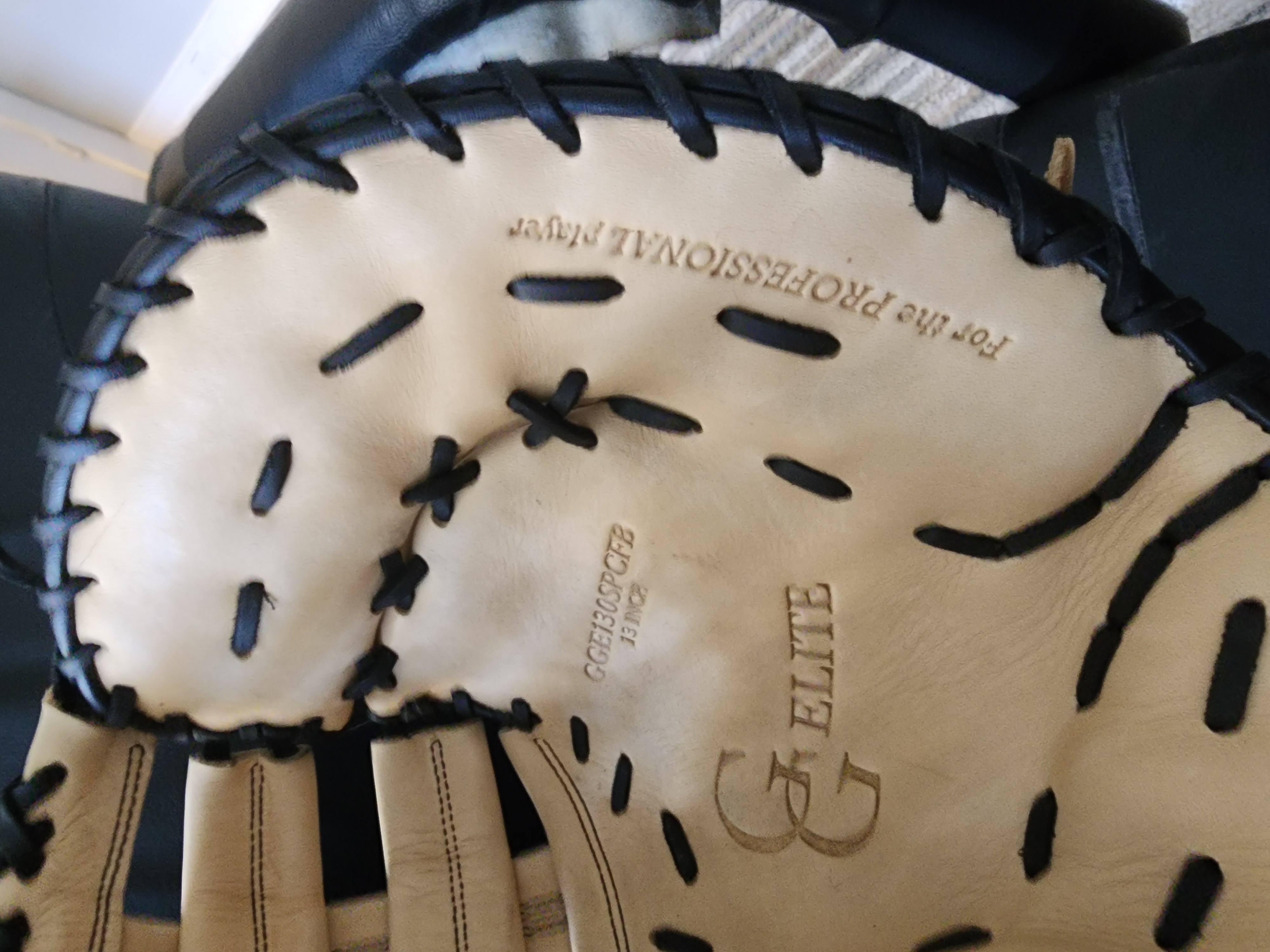 Used 2023 Rawlings Right Hand Throw First Base Gold Glove Elite