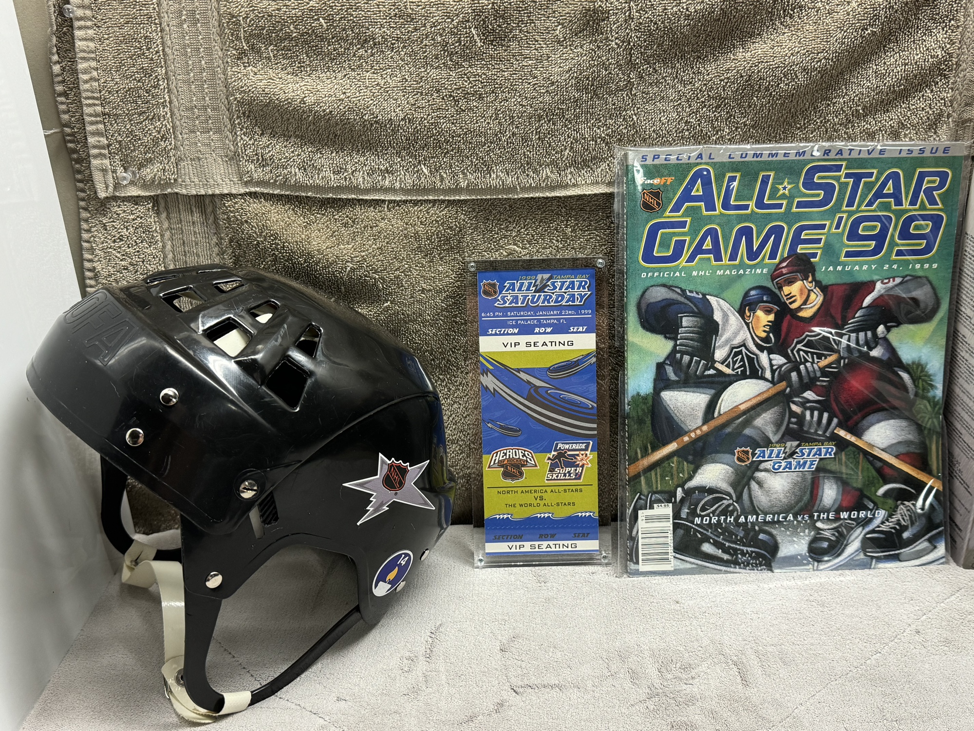 VINTAGE WAYNE GRETZKY 1999 ALL STAR GAME JOFA HOCKEY HELMET WITH VIP