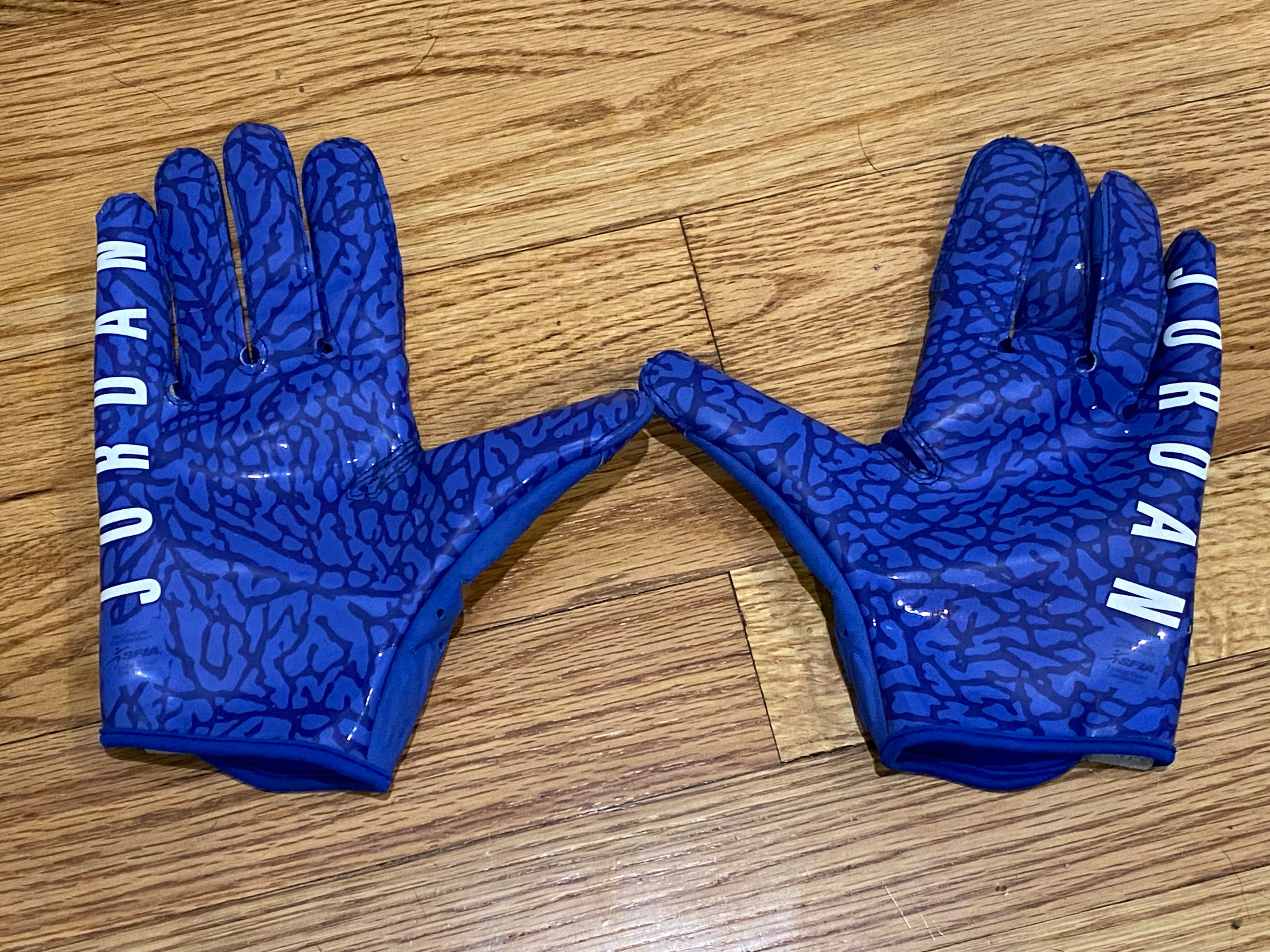 セール‼️JORDAN FLY LOCK PADDED GLOVES BLUE L Jordan Fly Lock Football Glove | Foot Locker