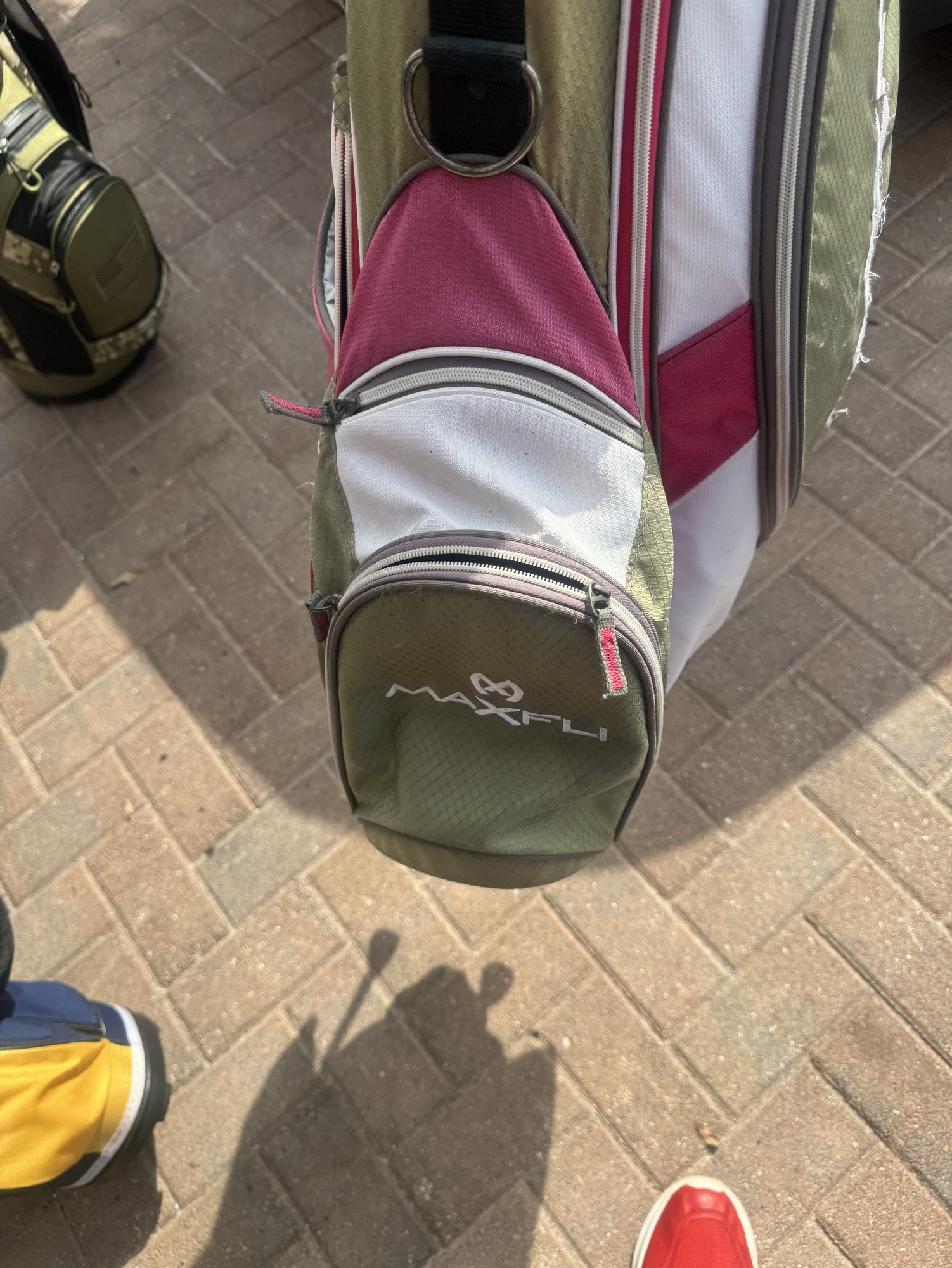 Ladies Golf Stand Bag Maxfli double shoulder strap in red . See