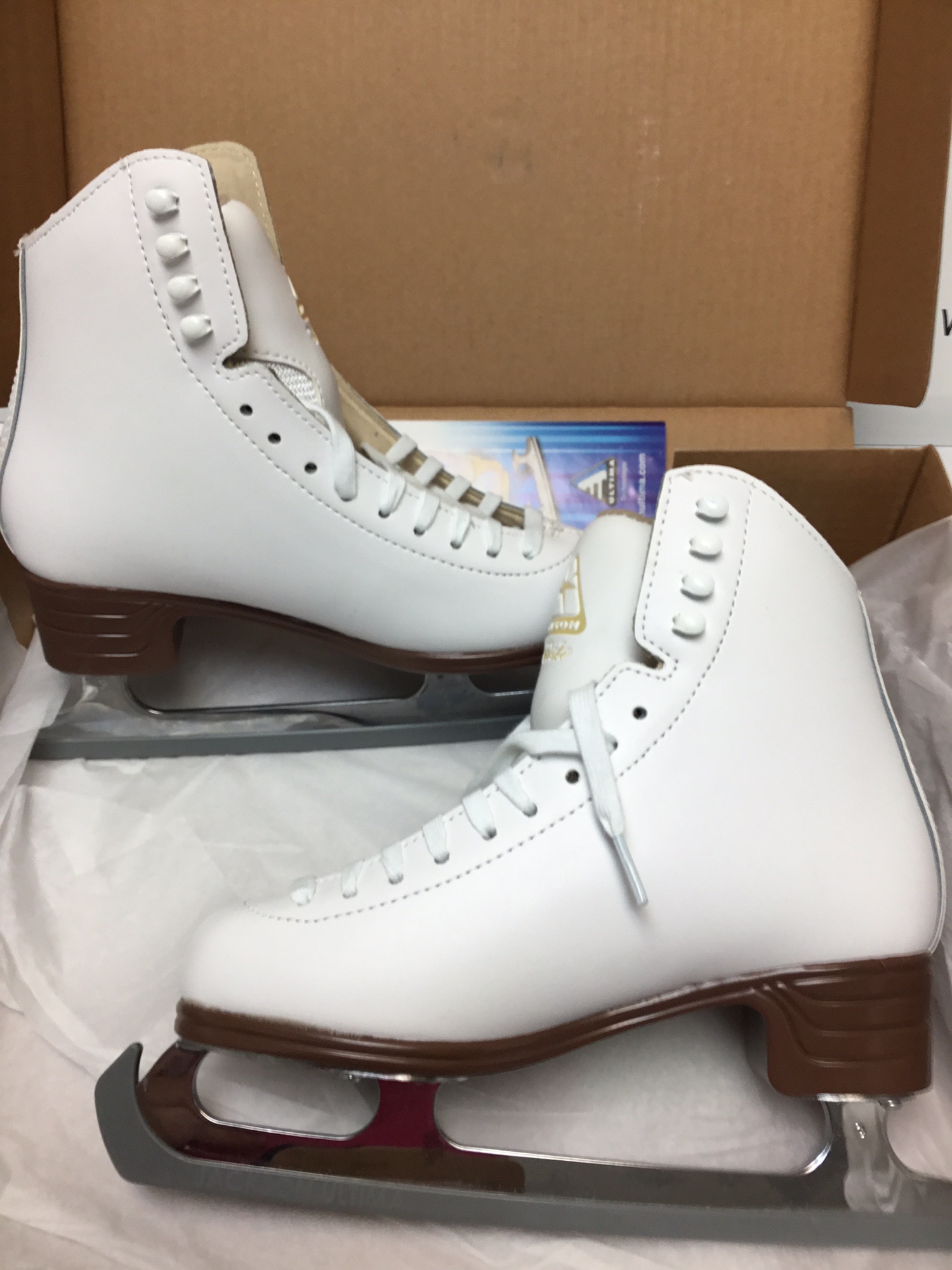 Jackson Artiste ladies Size 4 B Figure Skate SidelineSwap