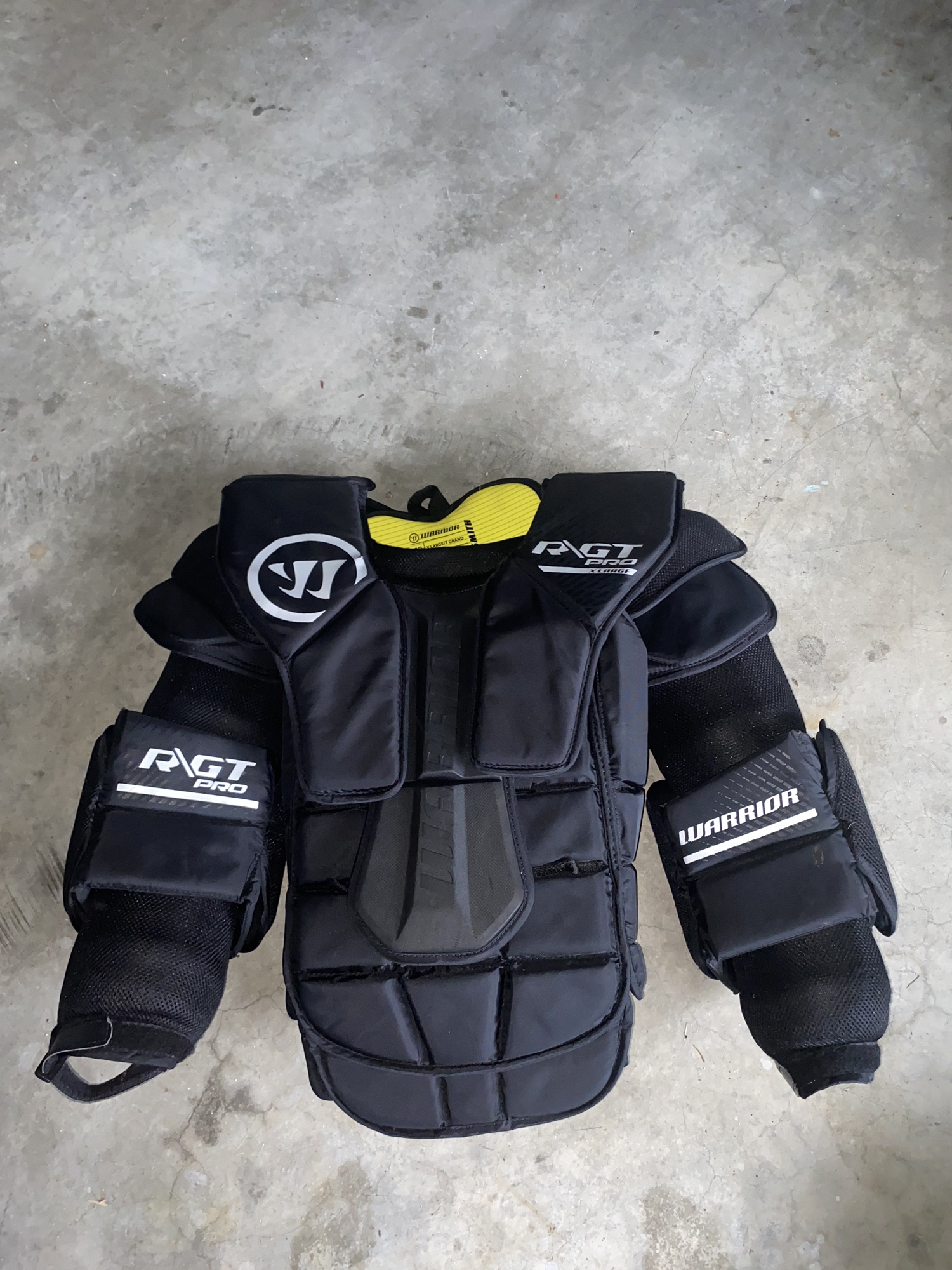 Used Likenew XL Warrior Ritual GT PRO Goalie Chest Protector