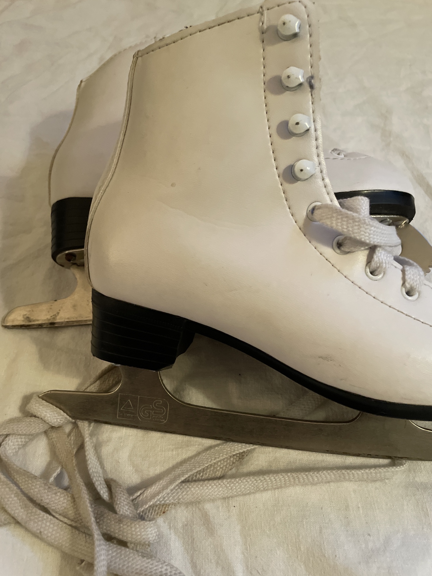 DBX figure skates SidelineSwap
