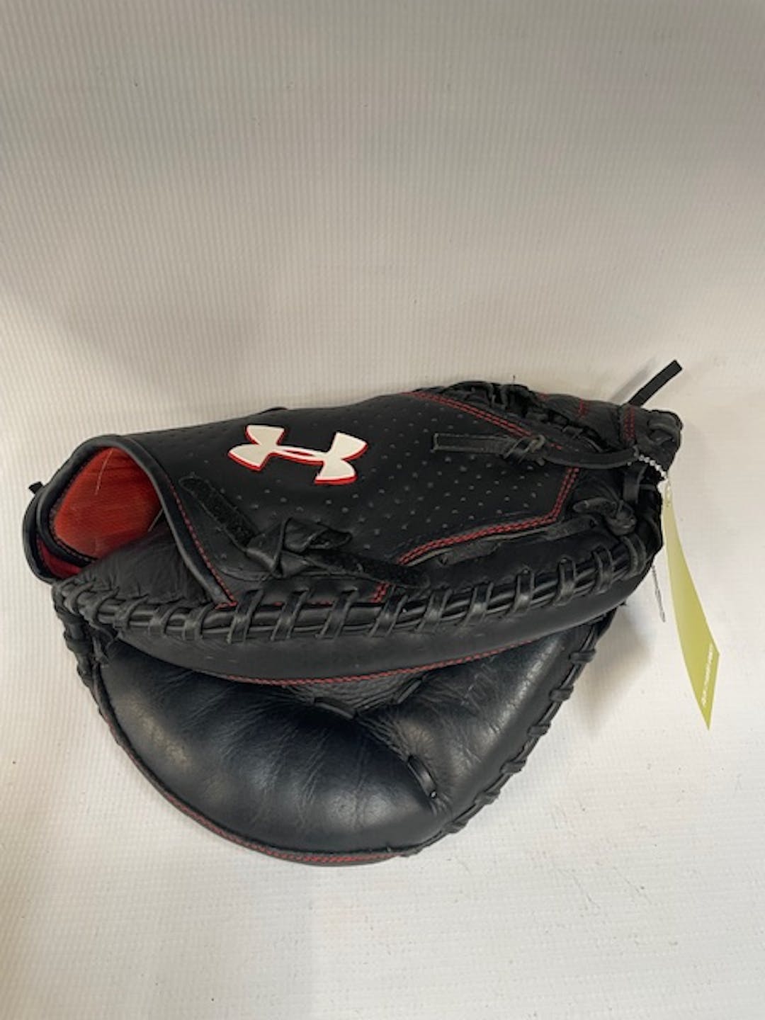 Used Under Armour Under Armour Catchers Glove 32" Catcher's Gloves