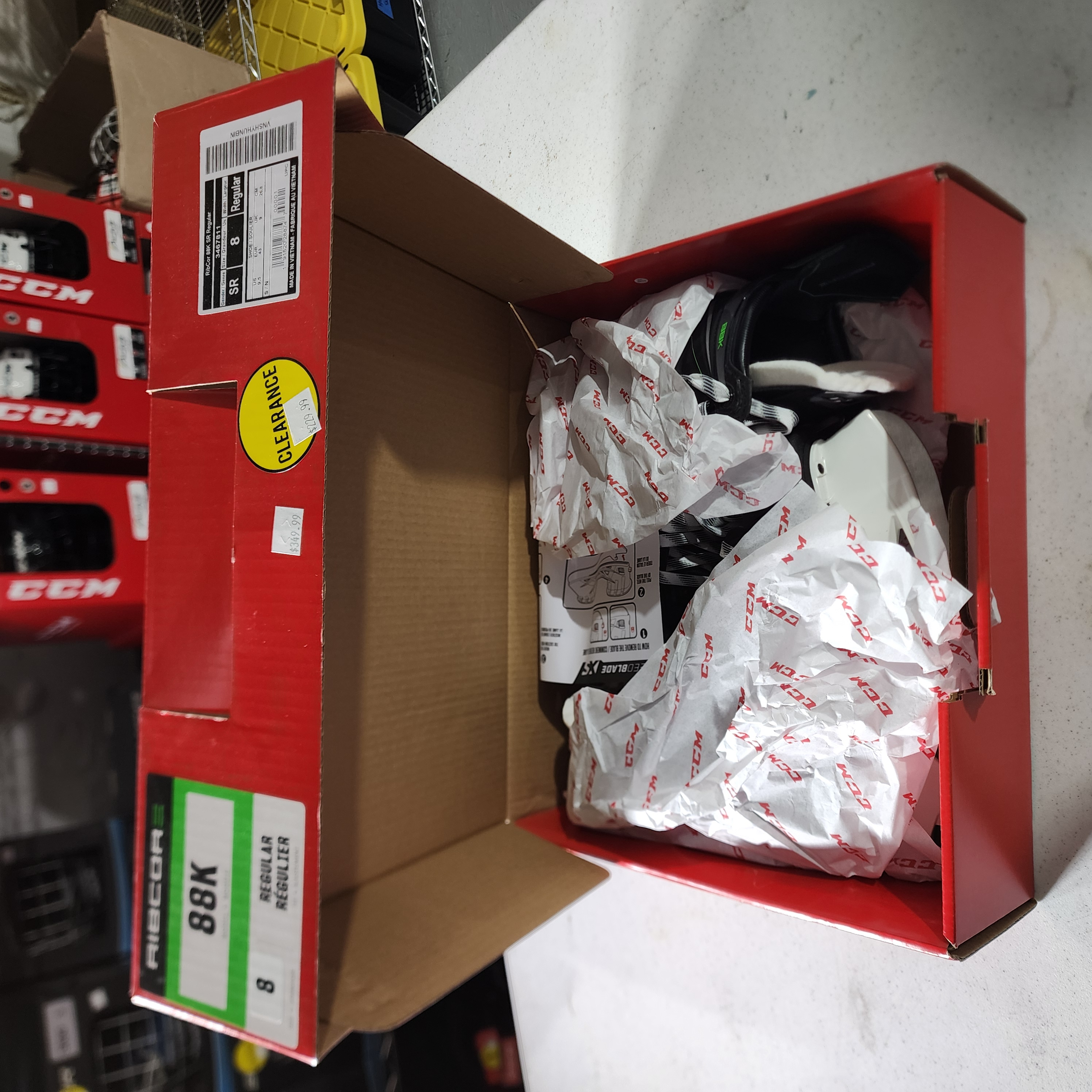 New CCM RibCor 88K Hockey Skates Regular Width Senior Size 8.5