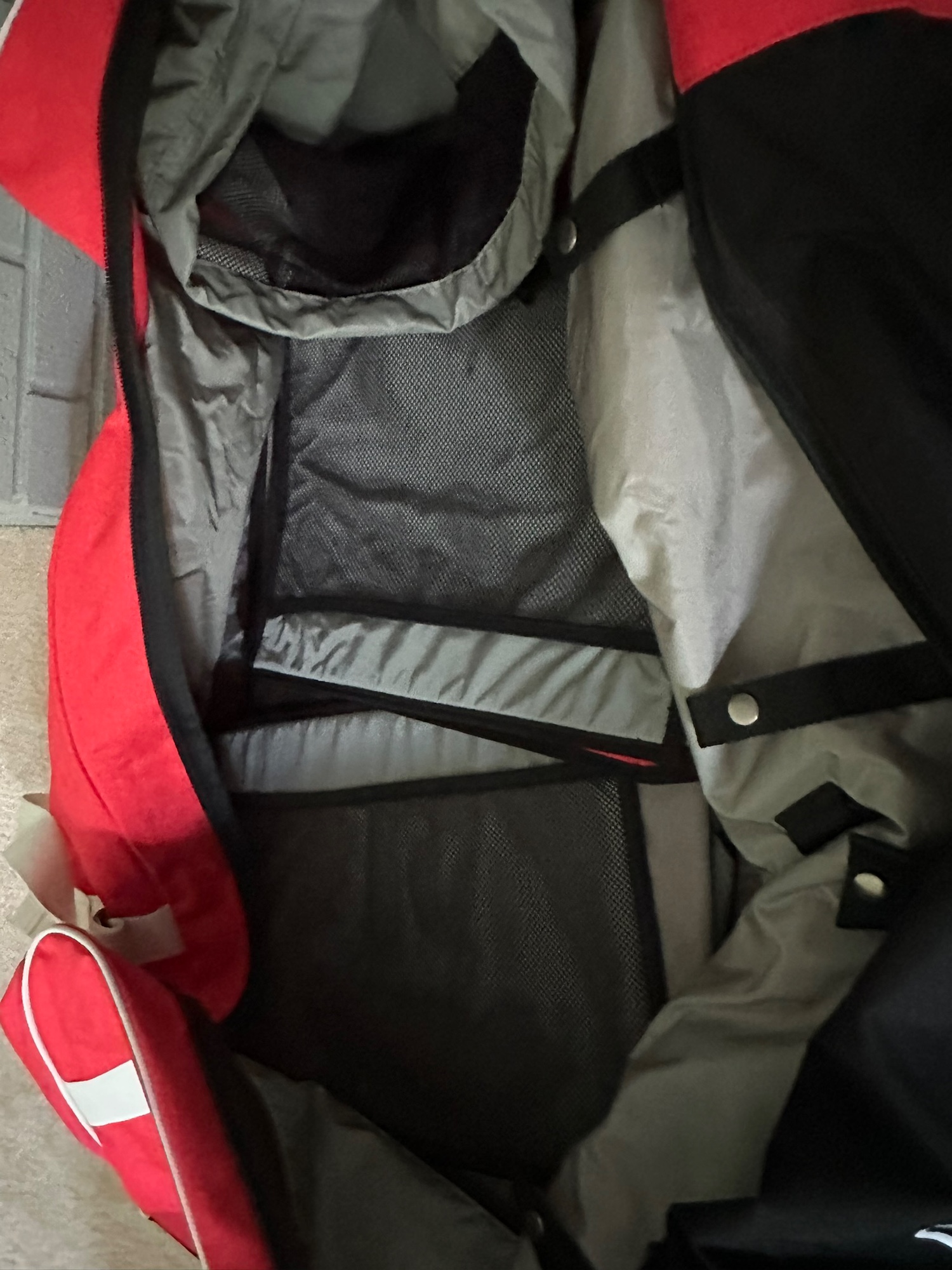 Say Goodbye To Gear Grime: Your Ultimate Guide To The Pacific Rink Bag - pnky5ip