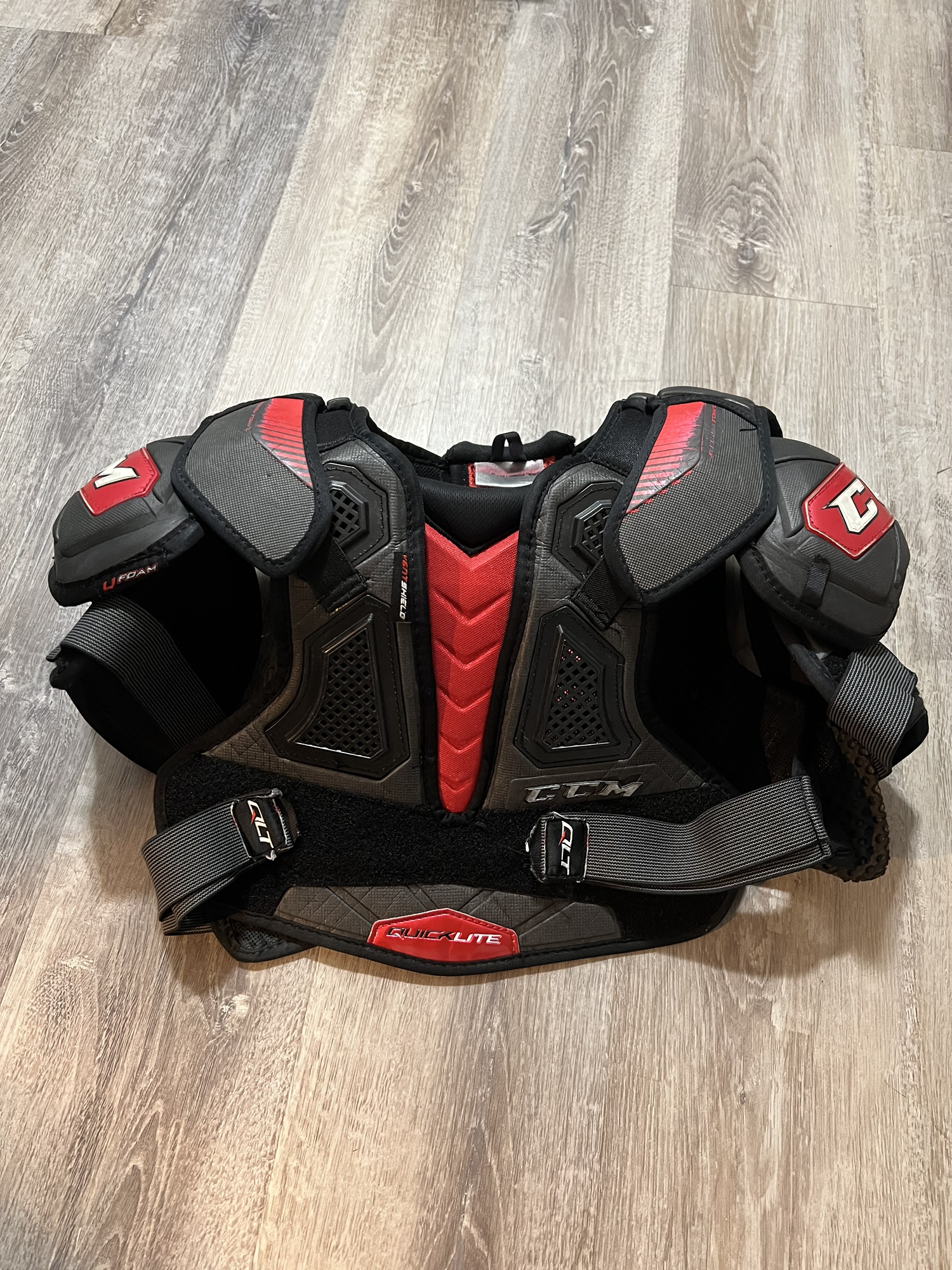 Senior Small CCM QuickLite Shoulder Pads SidelineSwap