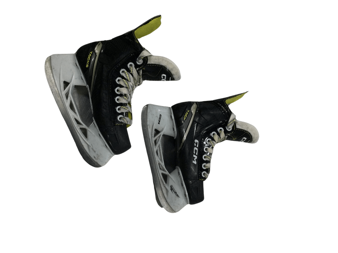 Used Ccm Tacks As 560 Junior 01 Ice Hockey Skates SidelineSwap
