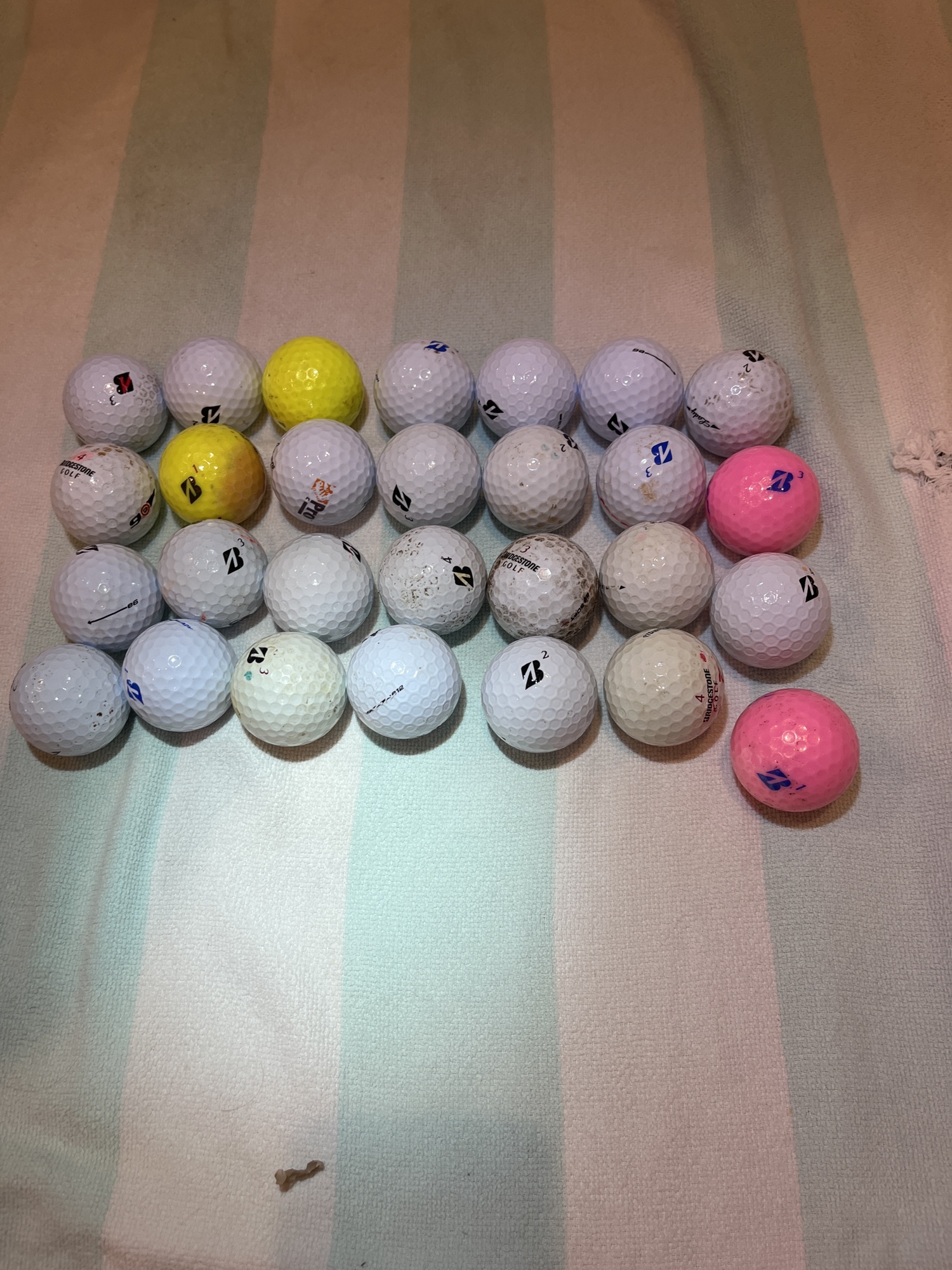 Used Bridgestone 28 Pack (2 Dozen) e6 Soft Balls SidelineSwap