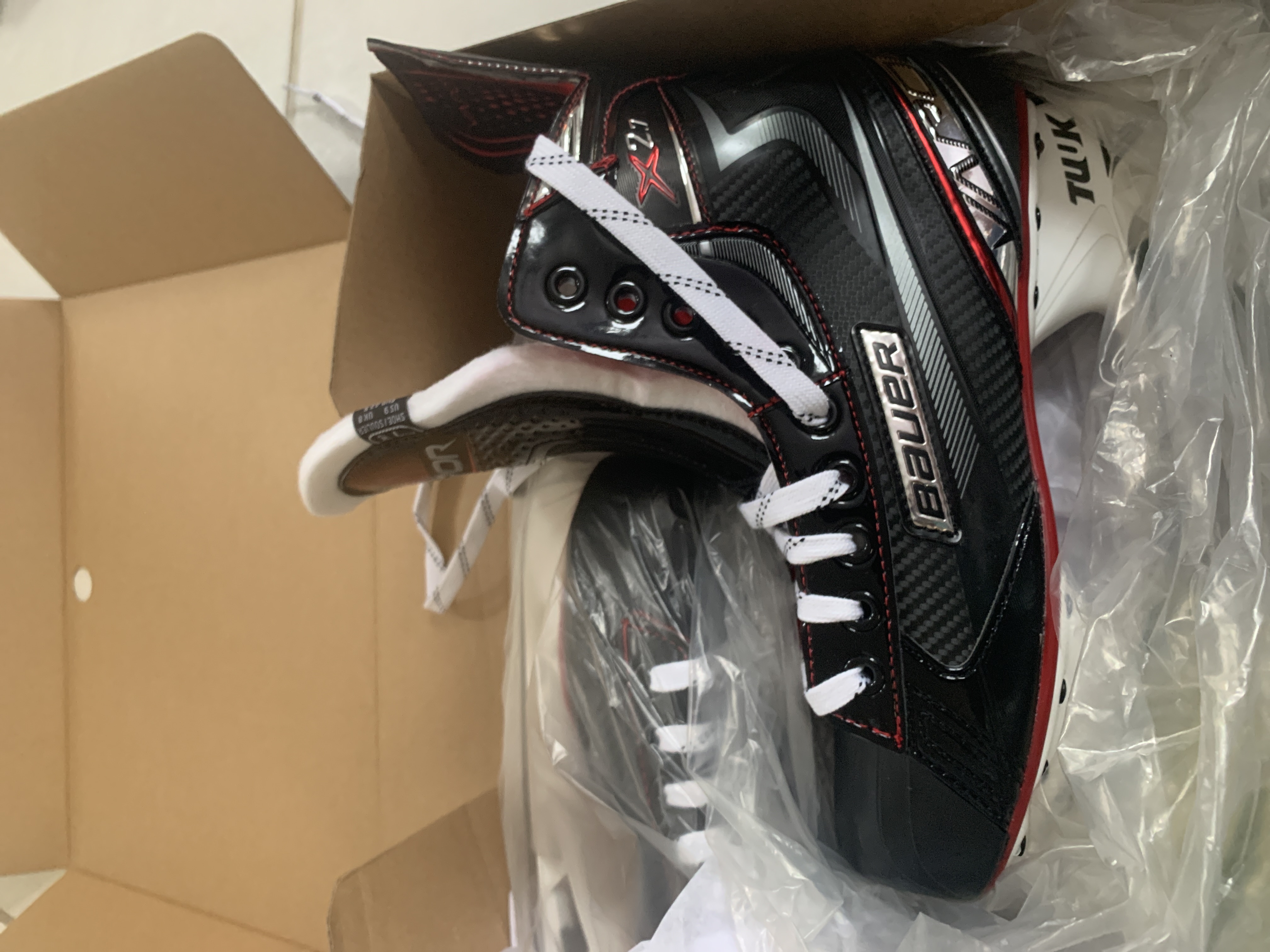 Senior New Bauer Vapor X2.7 Hockey Skates 7.5 SidelineSwap