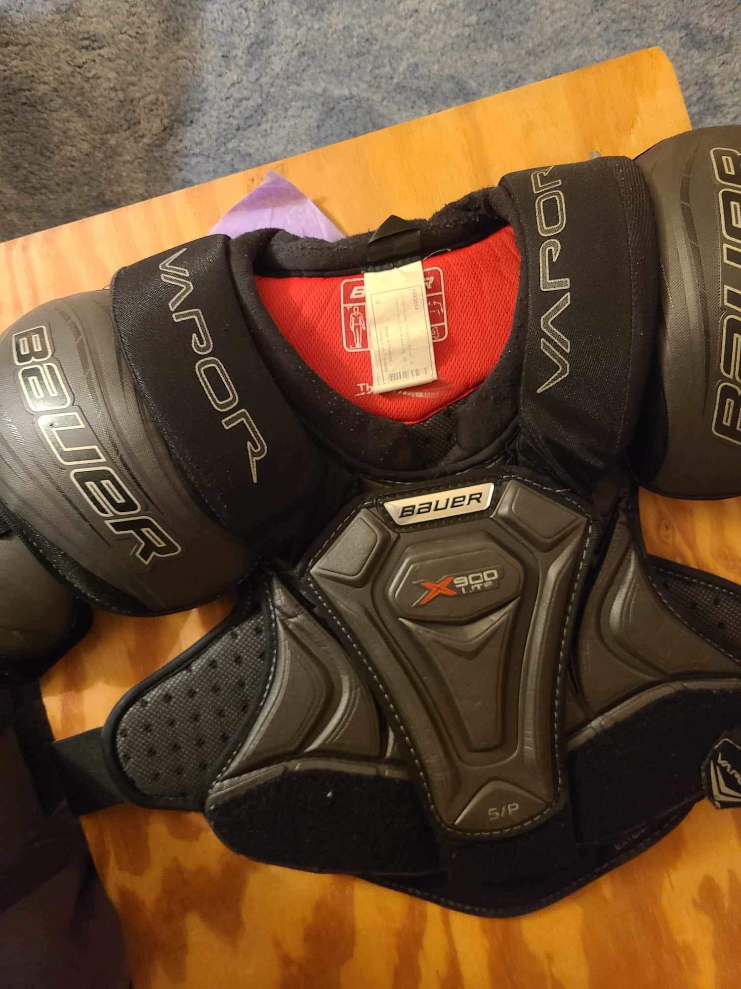 Bauer Vapor x900 Lite Shoulder Pads SidelineSwap