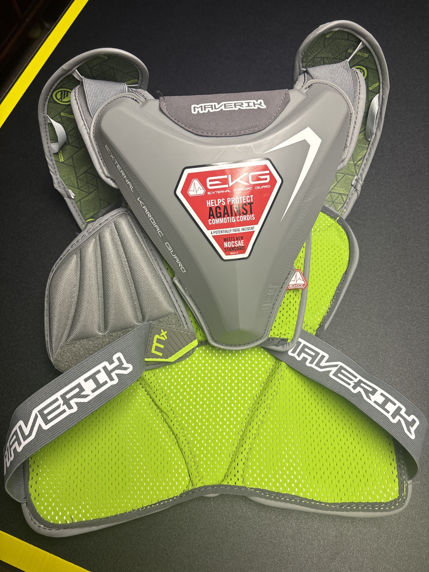 Maverick EKG Mx shoulder pad size Large BNWT SidelineSwap