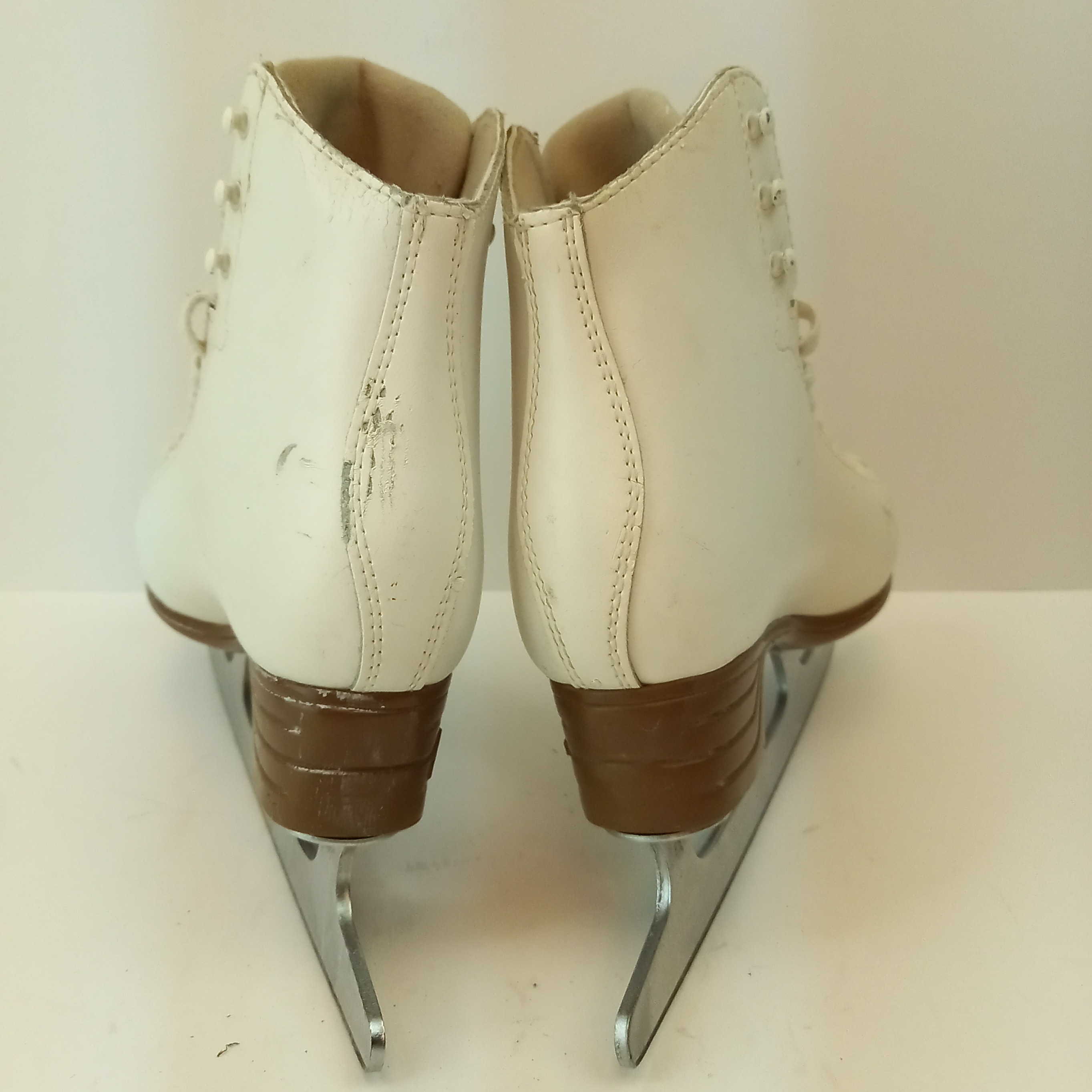 Used Jackson Mystique Figure Skates C Junior Size 3.5 SidelineSwap