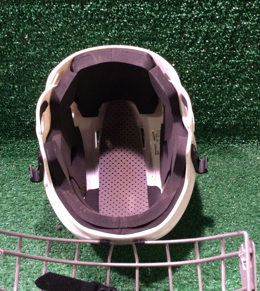Bauer BHH2100 Hockey Helmet Small SidelineSwap