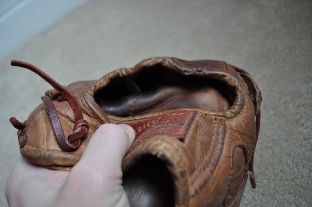 11.5" Nakoma AMG1150MT RHT Leather Baseball Glove SidelineSwap