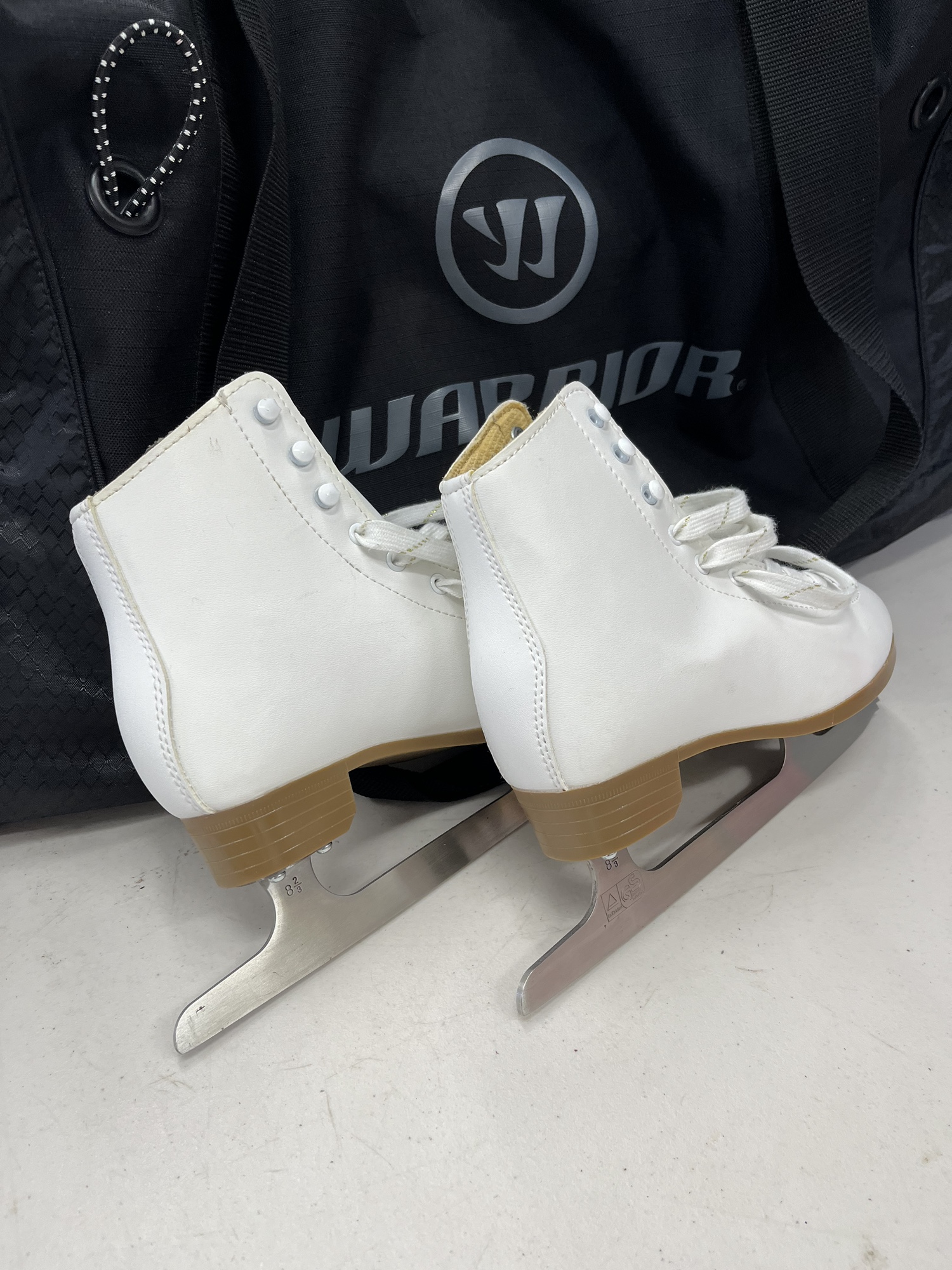 DBX classic youth figure skates SidelineSwap
