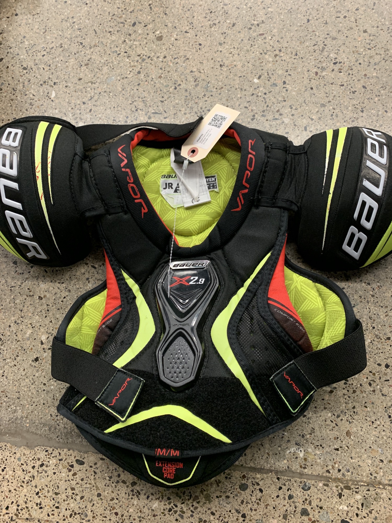 Junior Used Medium Bauer Vapor X2.9 Shoulder Pads SidelineSwap
