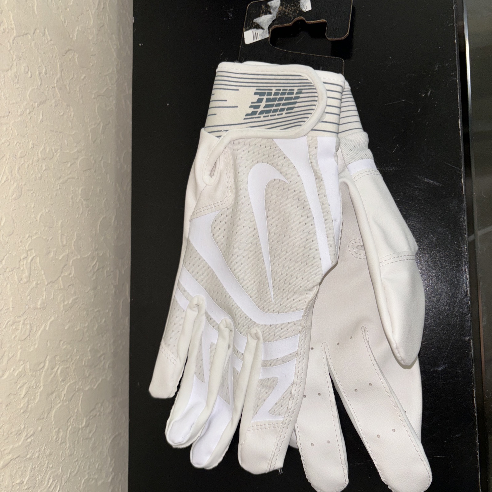 nike adult mvp edge batting gloves