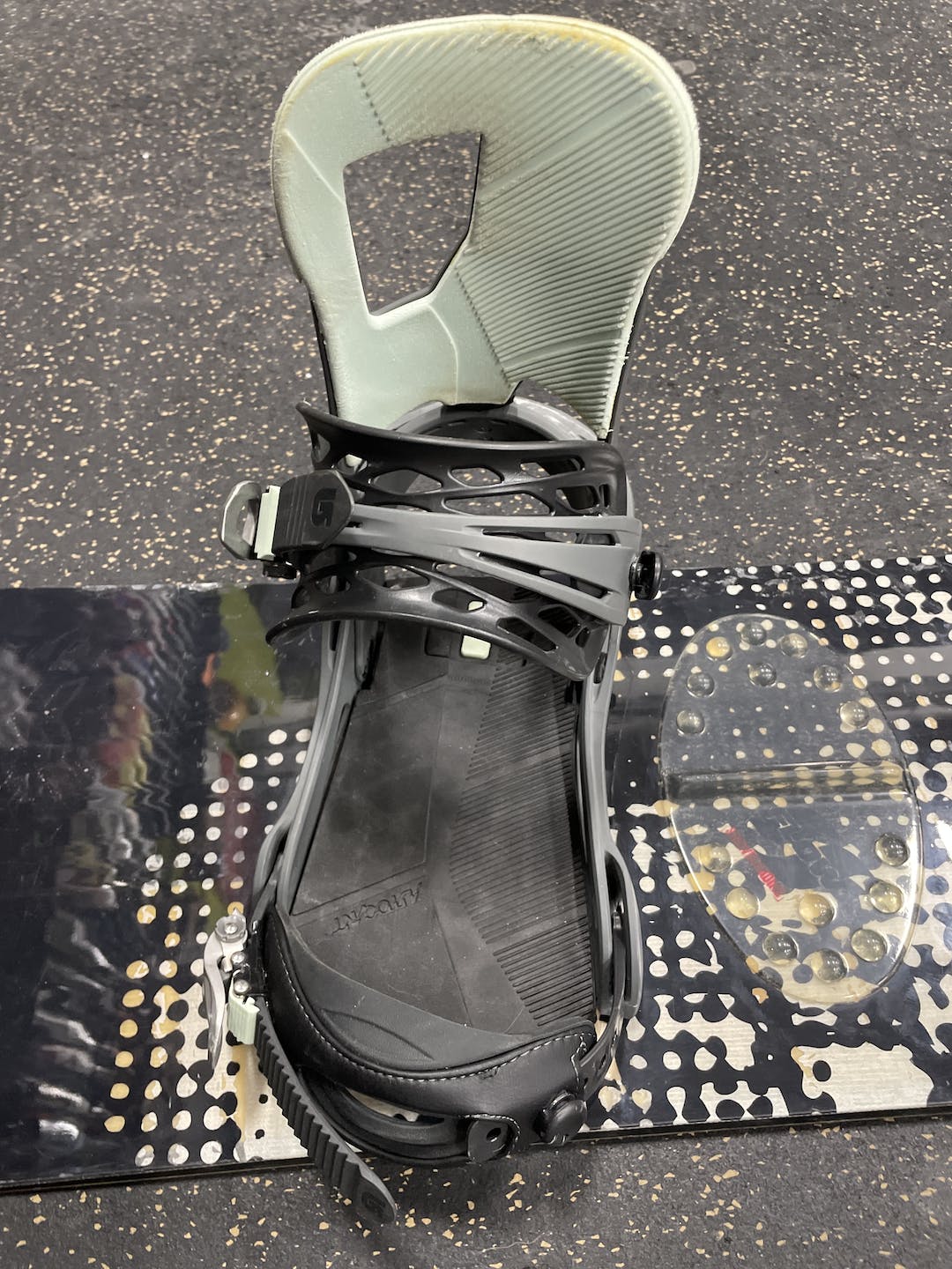 Used Flow Strike 162 Board Burton Cartel Binding Combo SidelineSwap