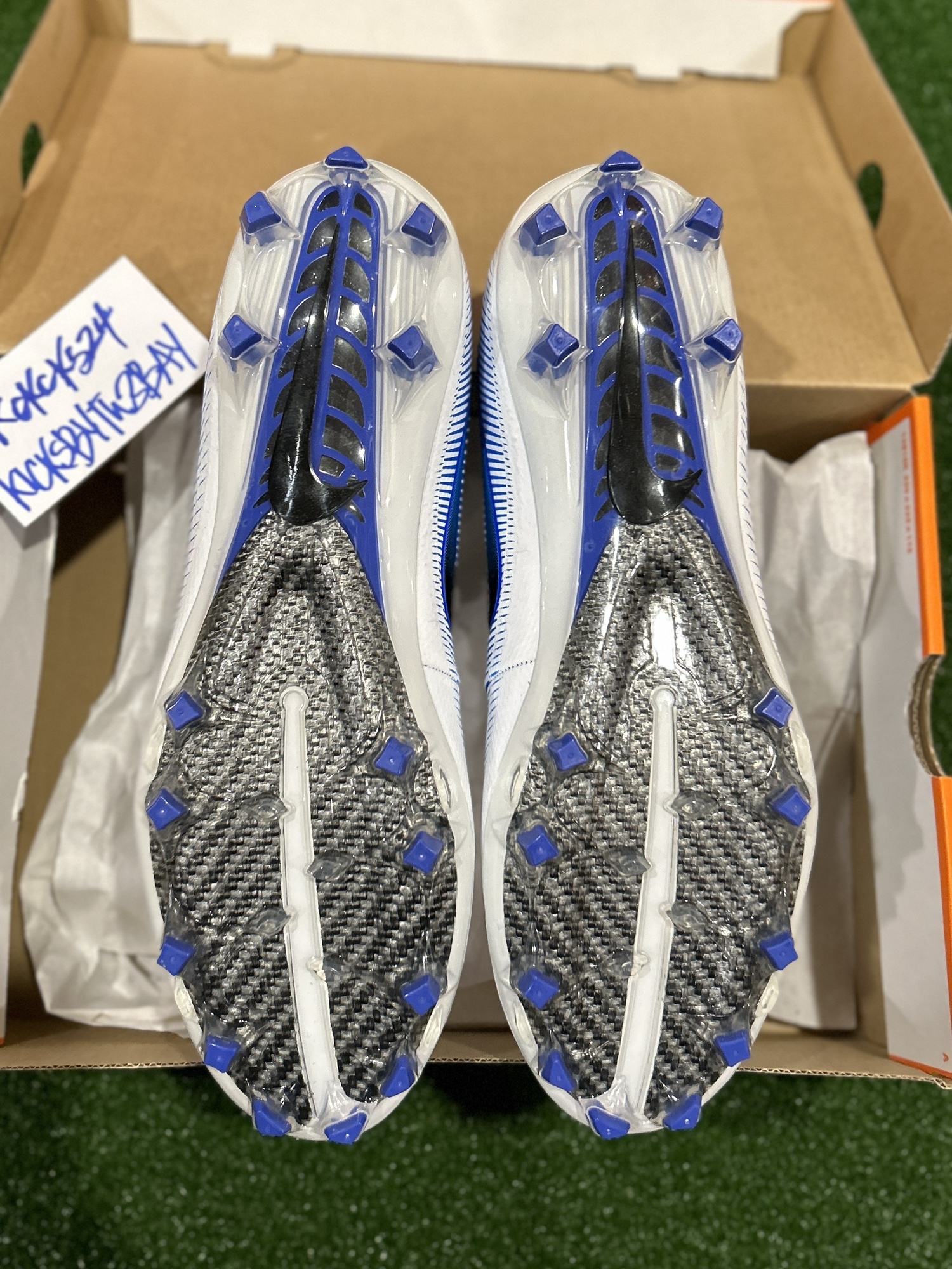 vapor untouchable pro football cleats
