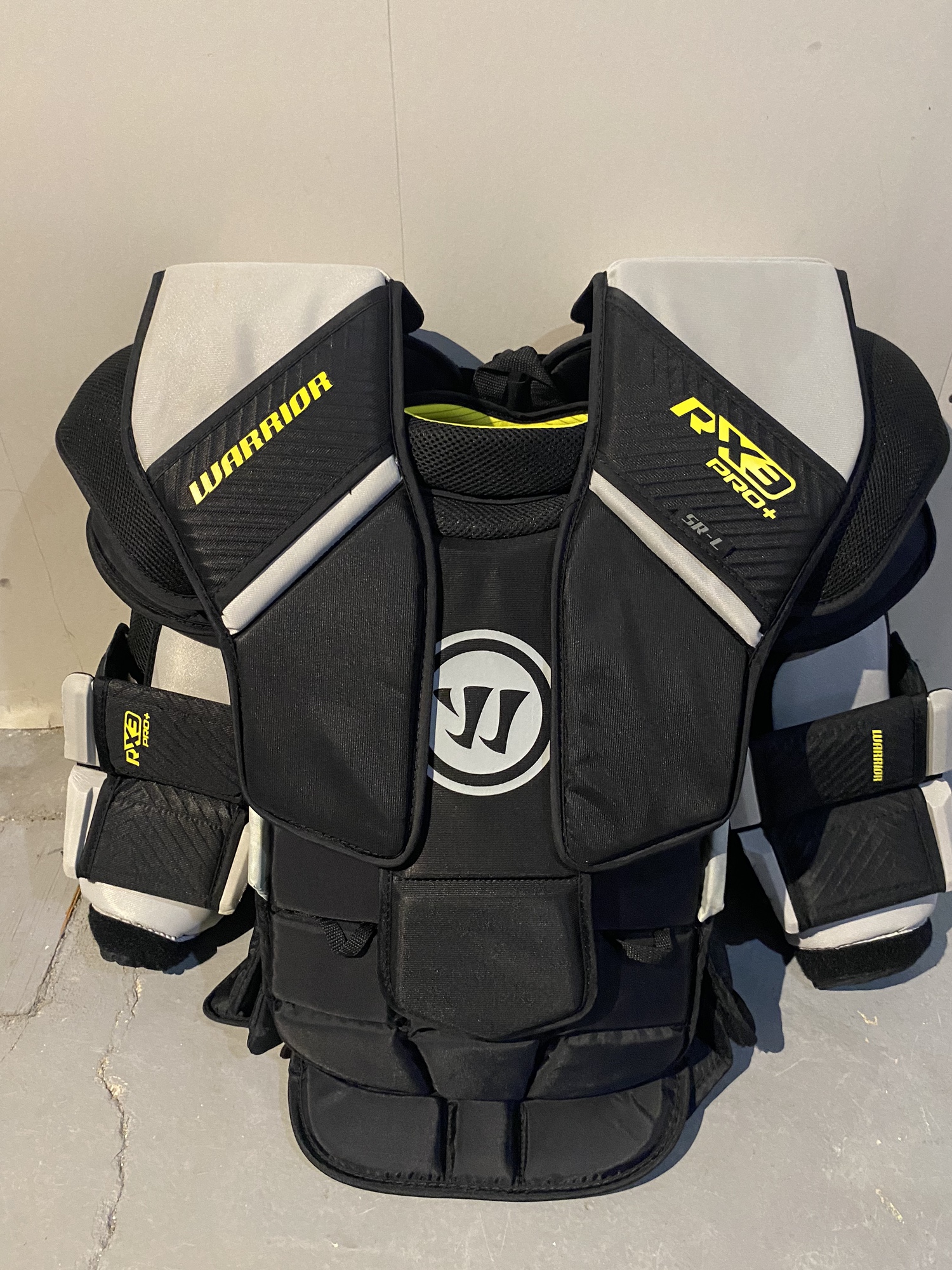 Warrior X3 pro + chest protector SidelineSwap