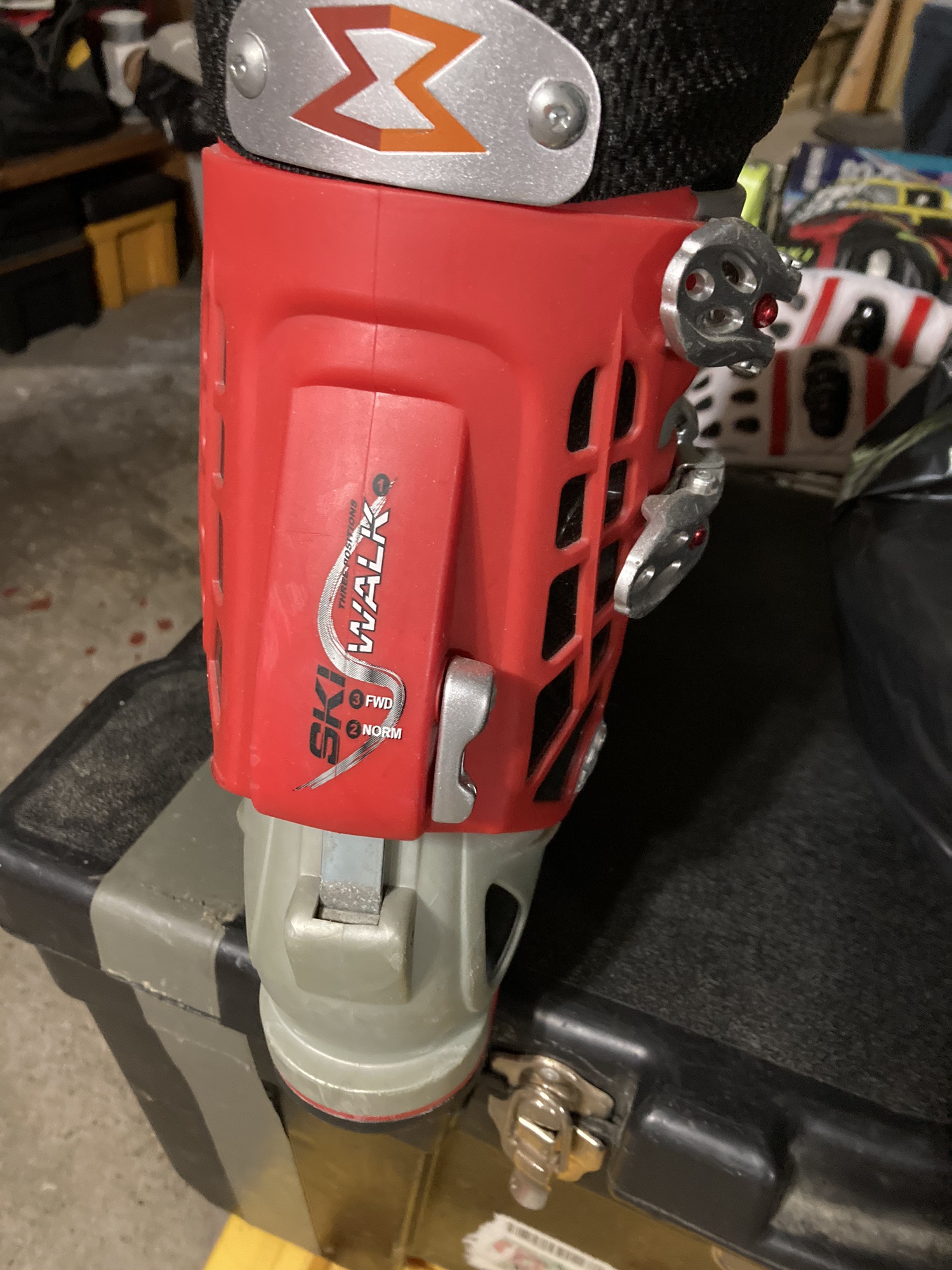 Used Men's Alpine Touring Endorphin Ski Boots Medium Flex SidelineSwap