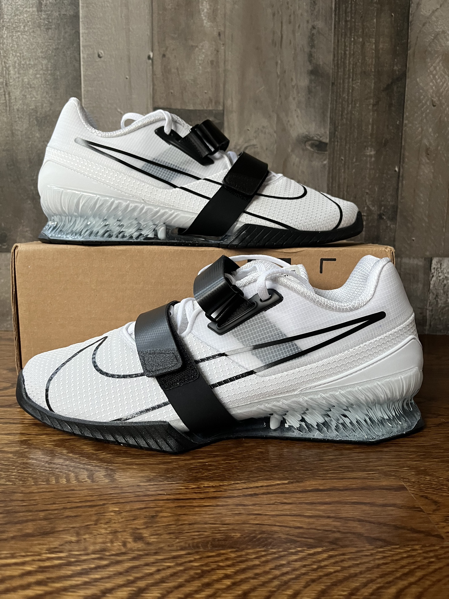 スニーカー Nike Romaleo 4 Weightlifting Shoes CD3463-101 Nike Romaleos 4 'White Black' Weightlifting Shoes SAMPLE