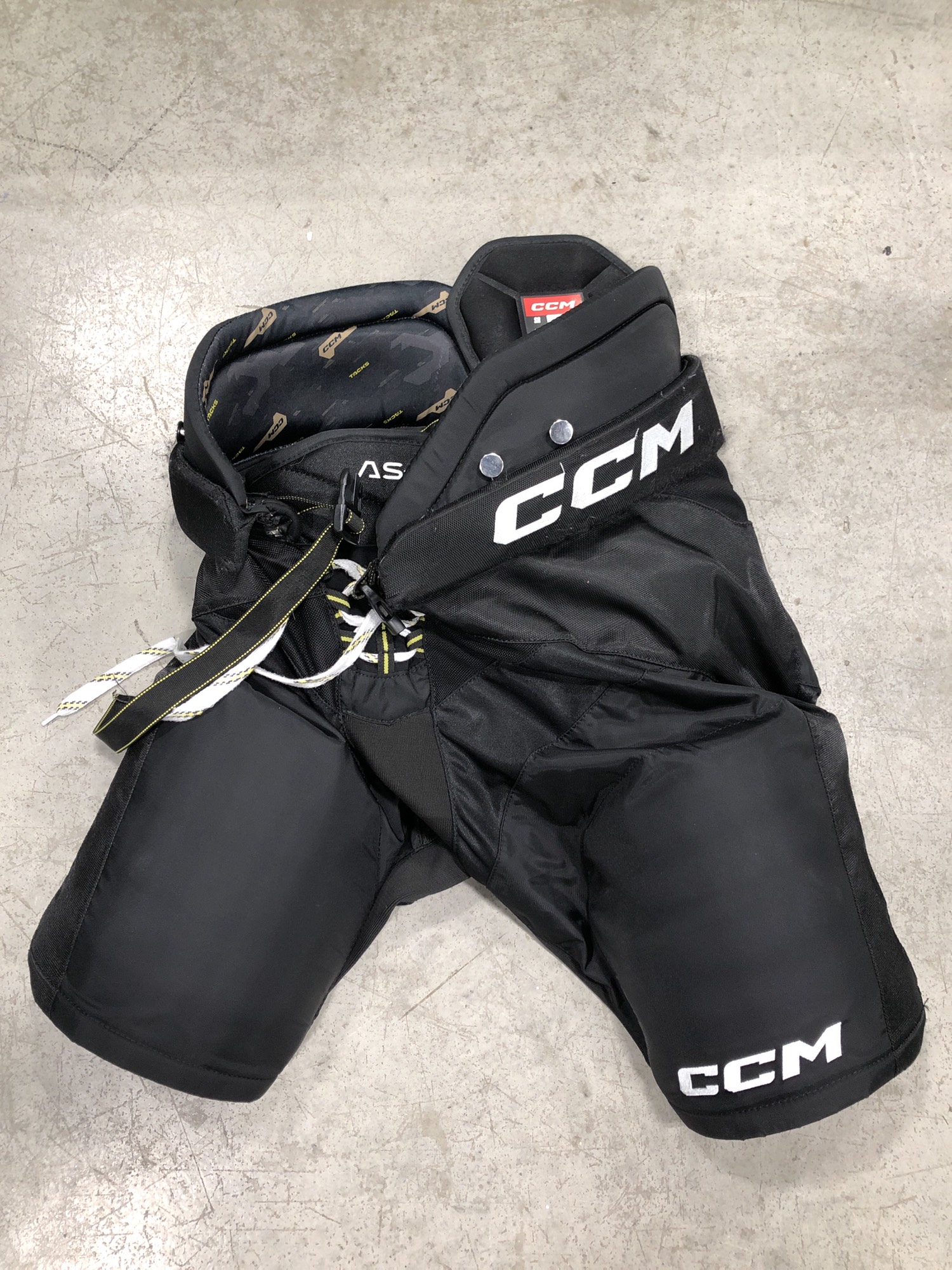 Used Senior CCM Tacks ASV Hockey Pants (Size Large) SidelineSwap