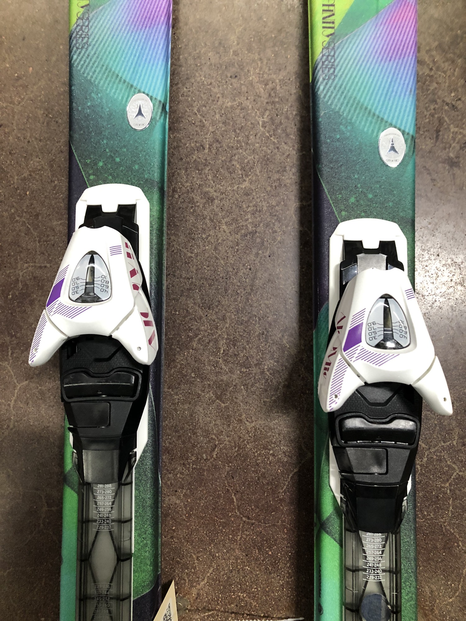 Used Women's 158cm Atomic Air Affinity Series Skis with Bindings