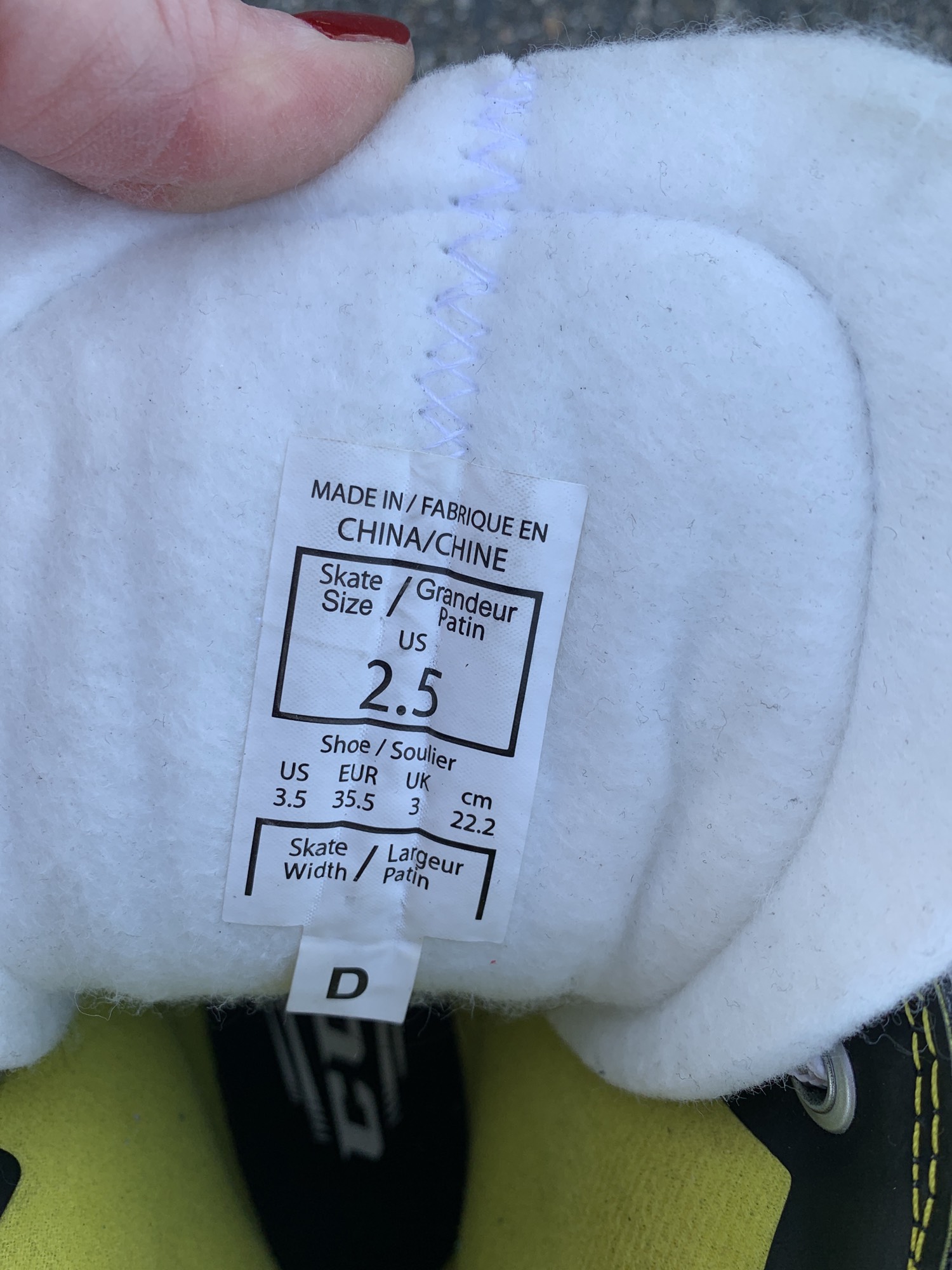 Used CCM Super Tacks 9370 Hockey Skates D&R (Regular) 2.5 Junior