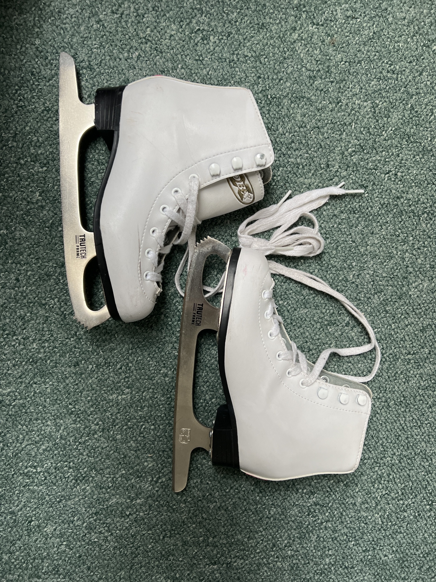 Used DBX Junior 1 Figure Skates SidelineSwap