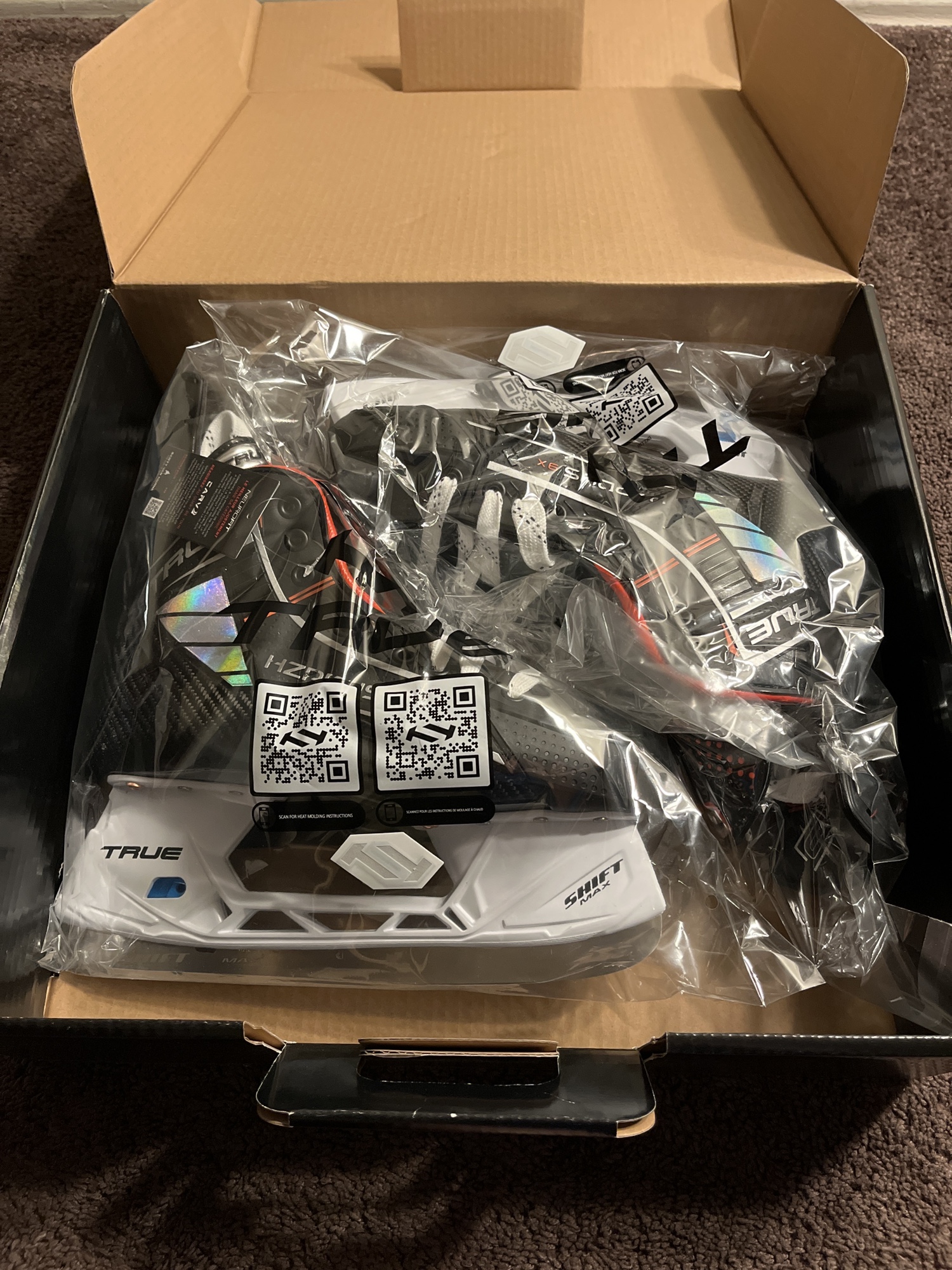 New True Regular Width 9 HZRDUS 9X Hockey Skates | SidelineSwap