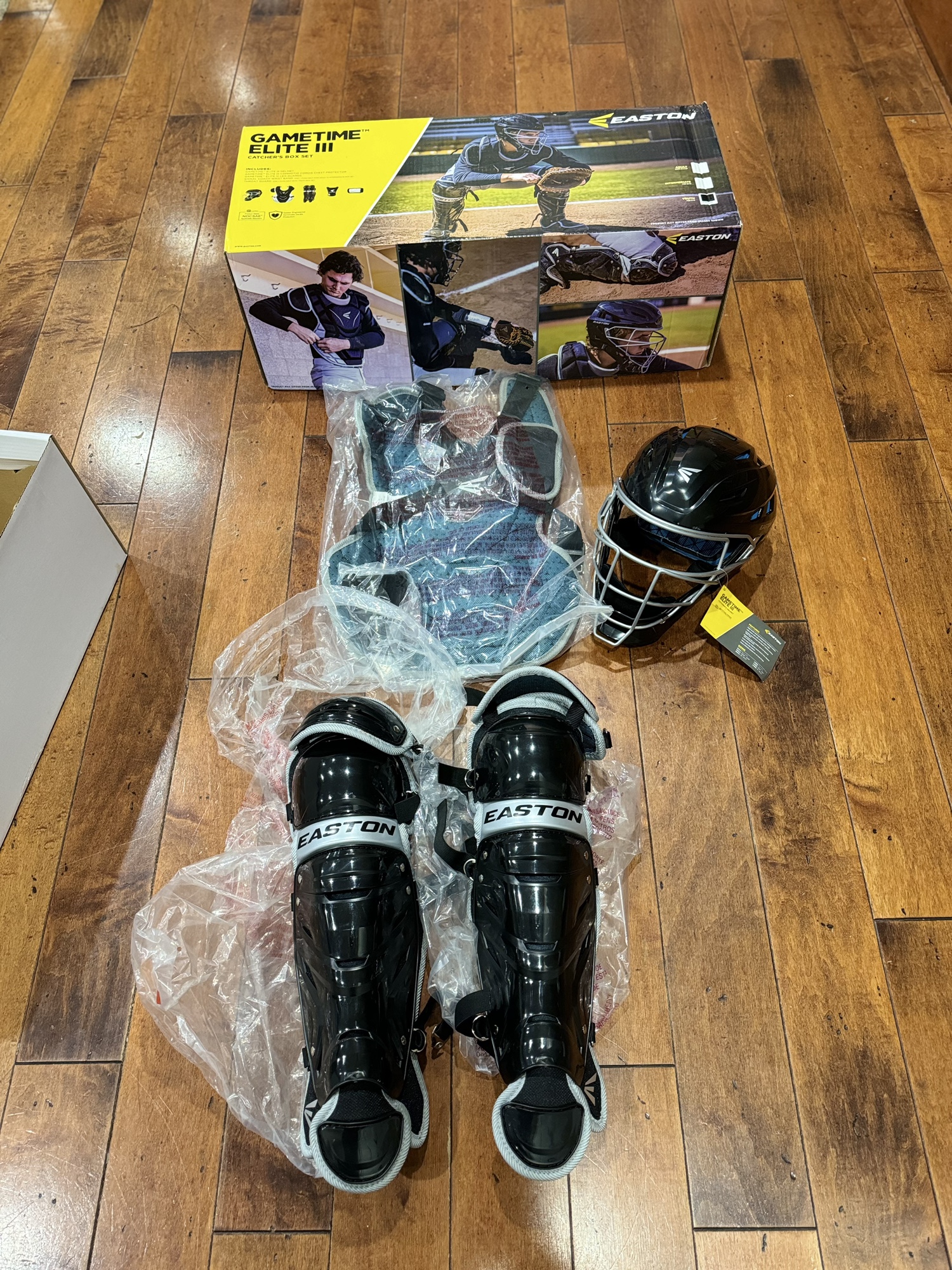 New Easton Gametime Elite III YouthCatchers box set. SidelineSwap