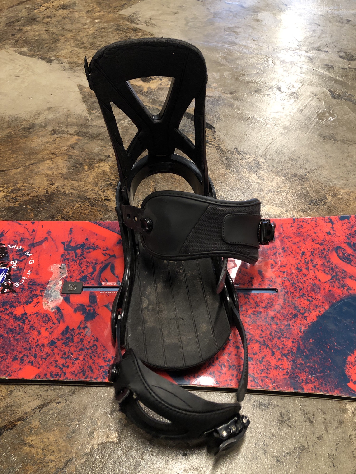 Used 148cm Burton Descendant Snowboard With Burton Custom Bindings