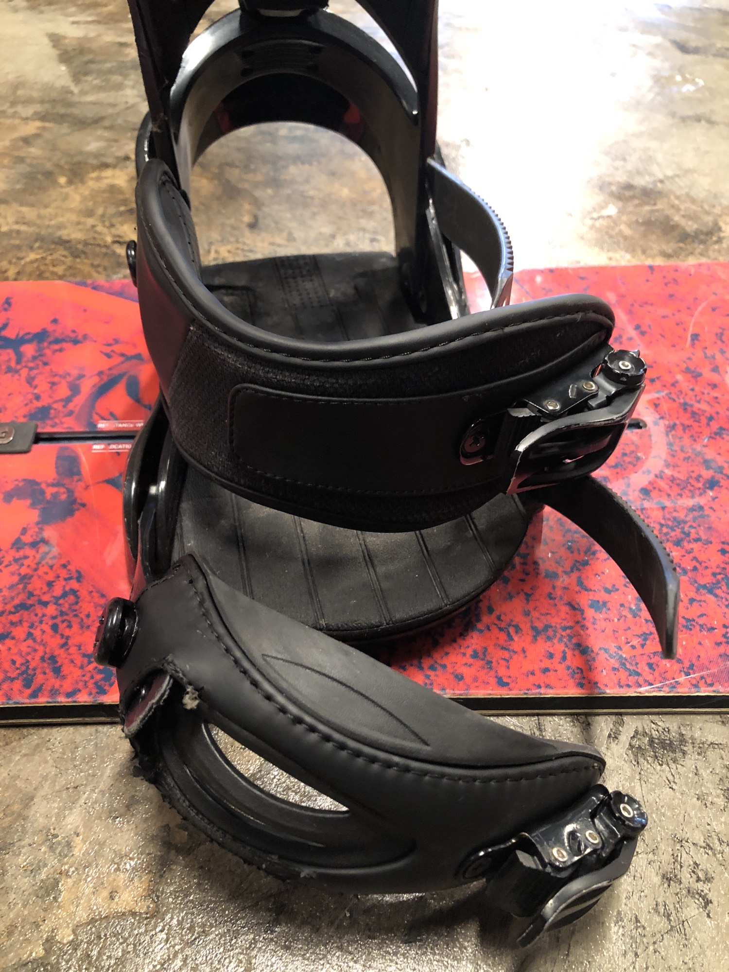 Used 148cm Burton Descendant Snowboard With Burton Custom Bindings