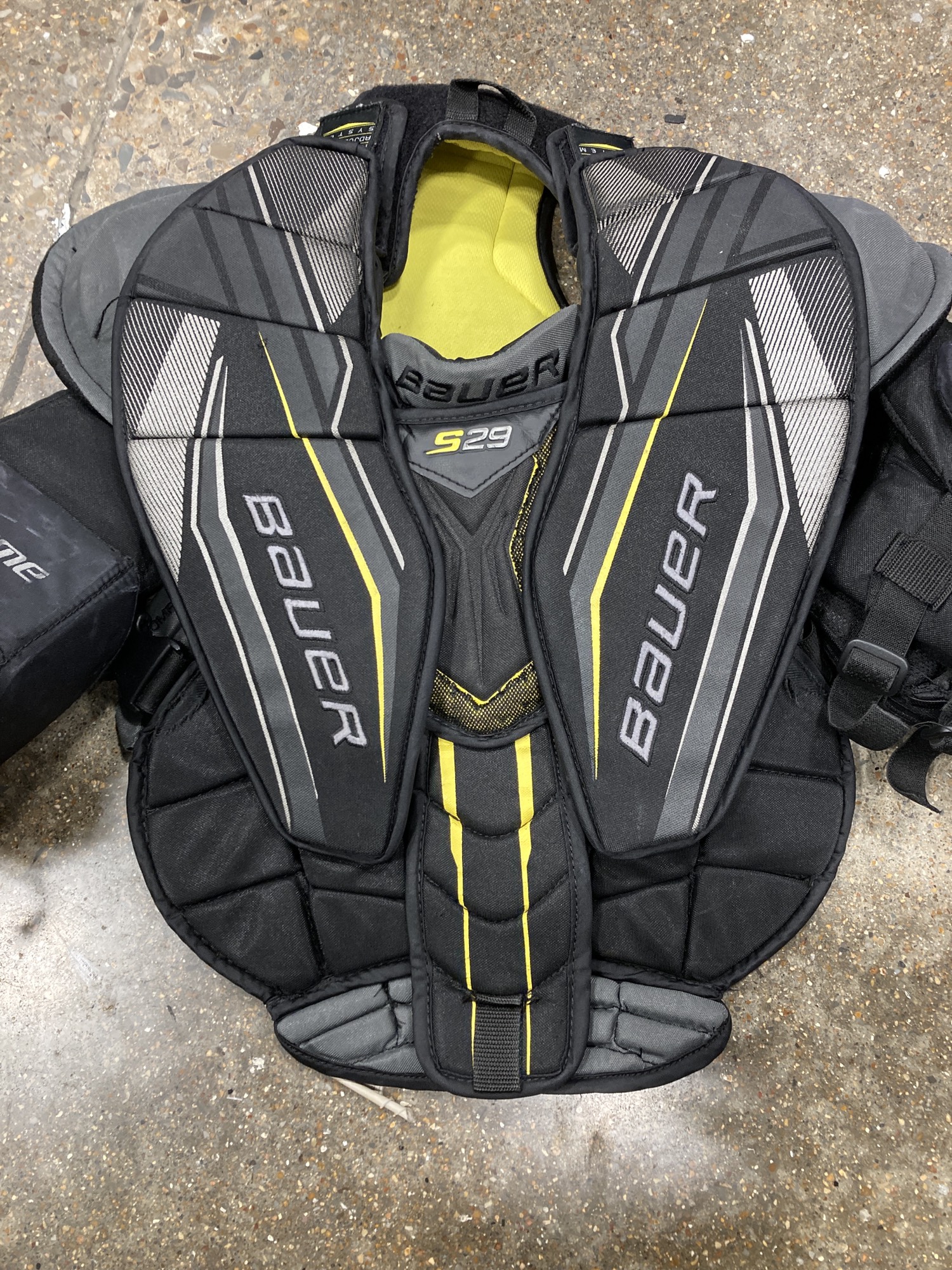 Intermediate Used Small Bauer Supreme s29 Goalie Chest Protector