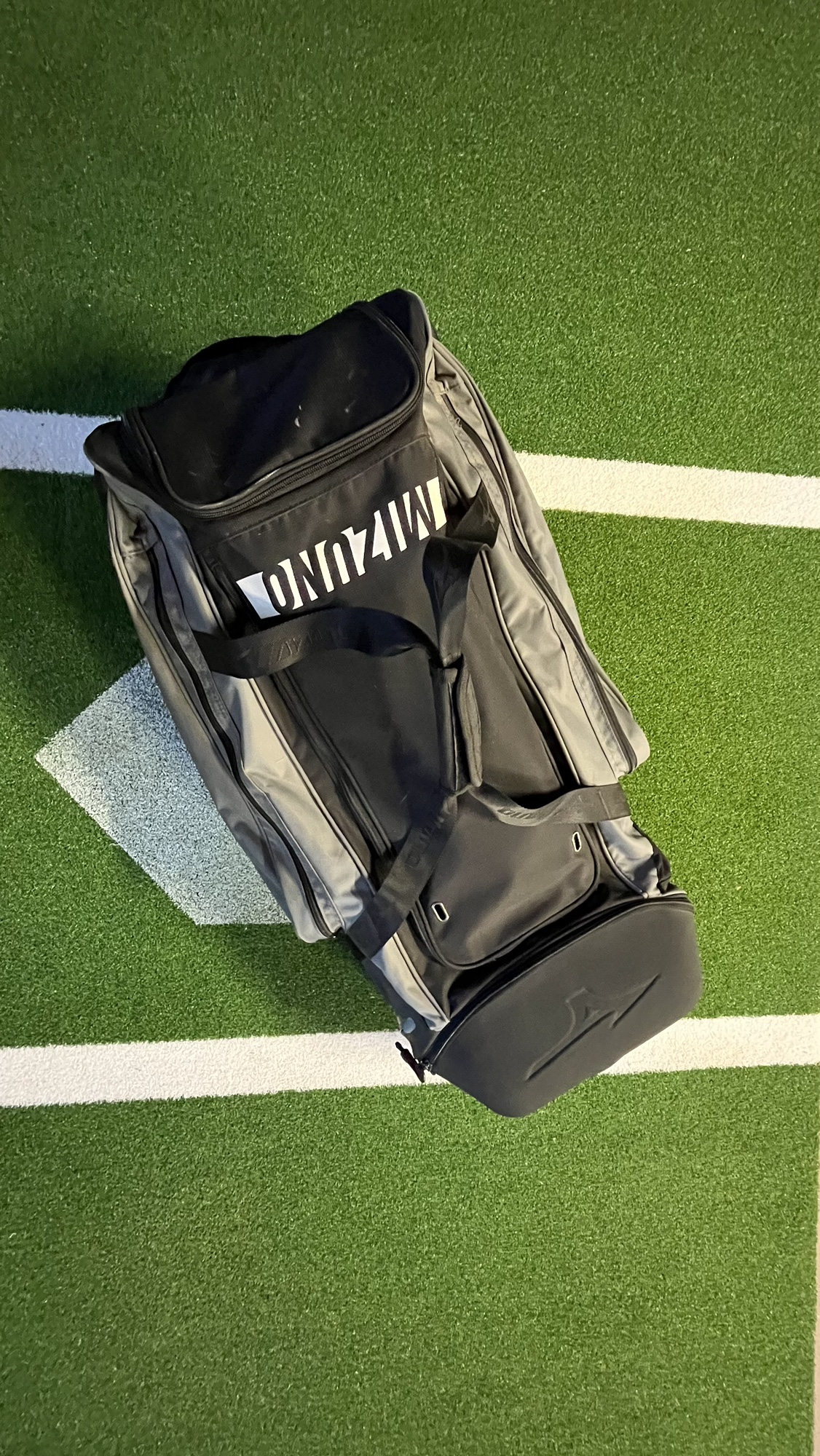 Mizuno Samurai Catcher’s Wheeled Bag SidelineSwap