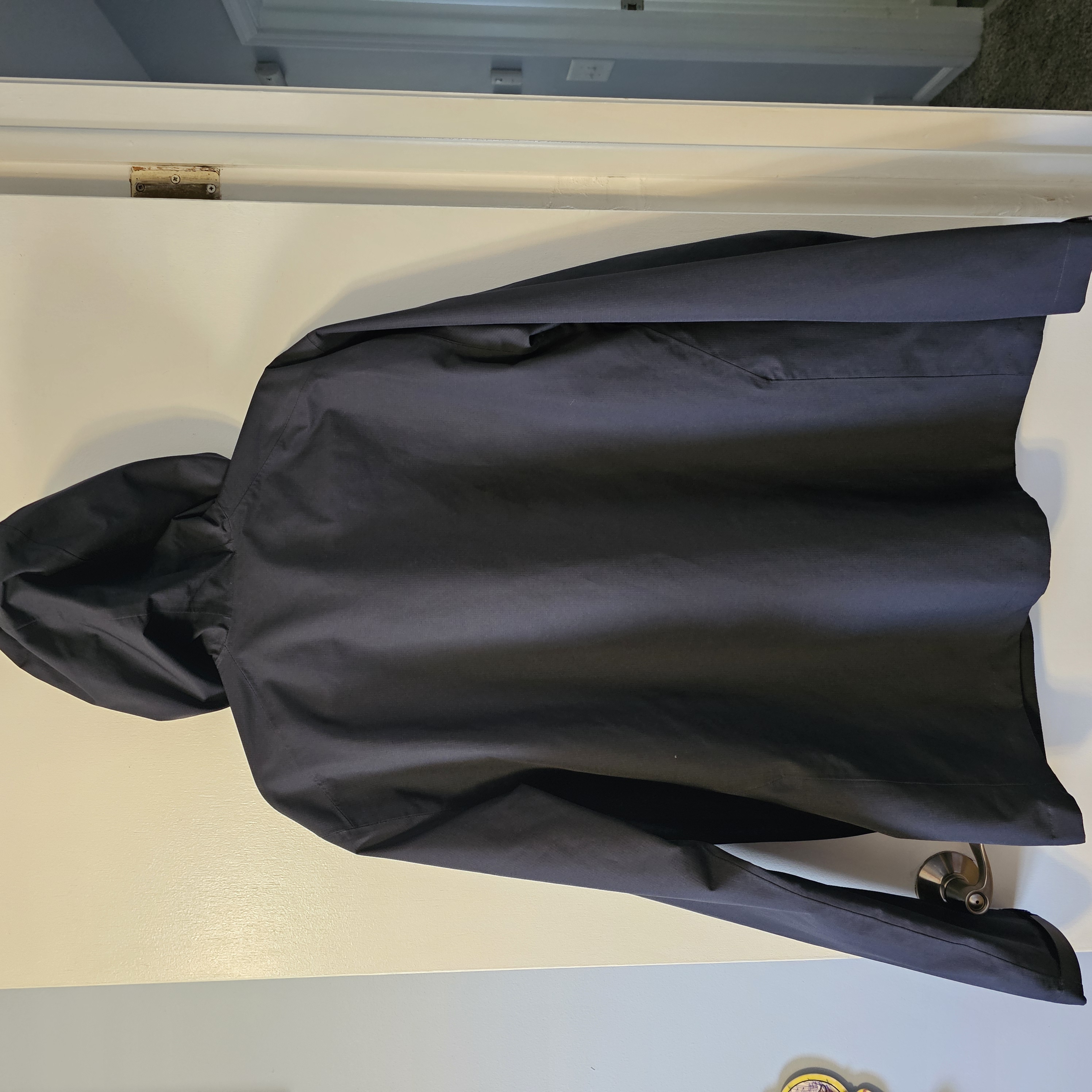 Black Used Men's Large New Balance True Lacrosse rain/windbreaker