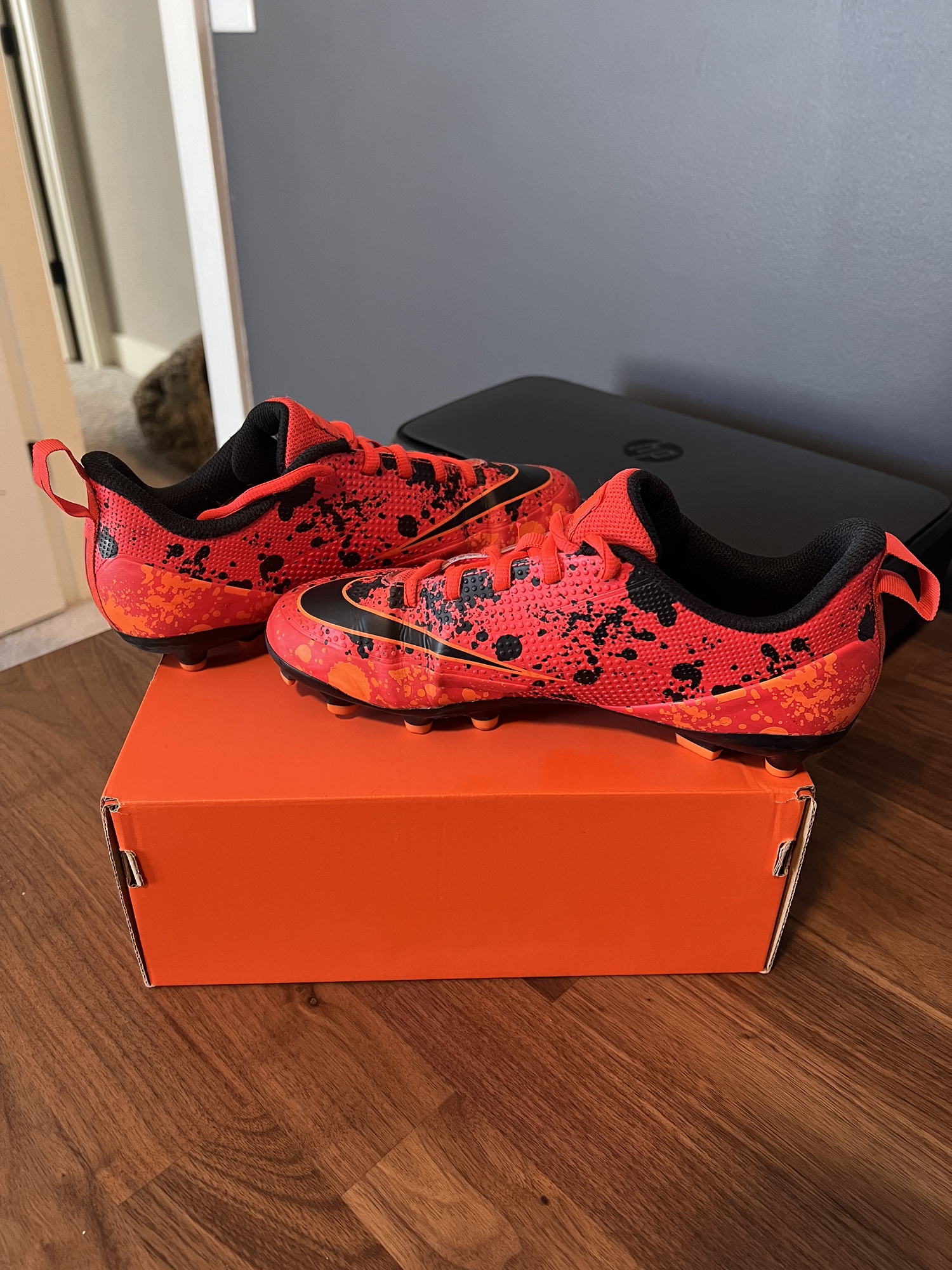 size 8 lacrosse cleats