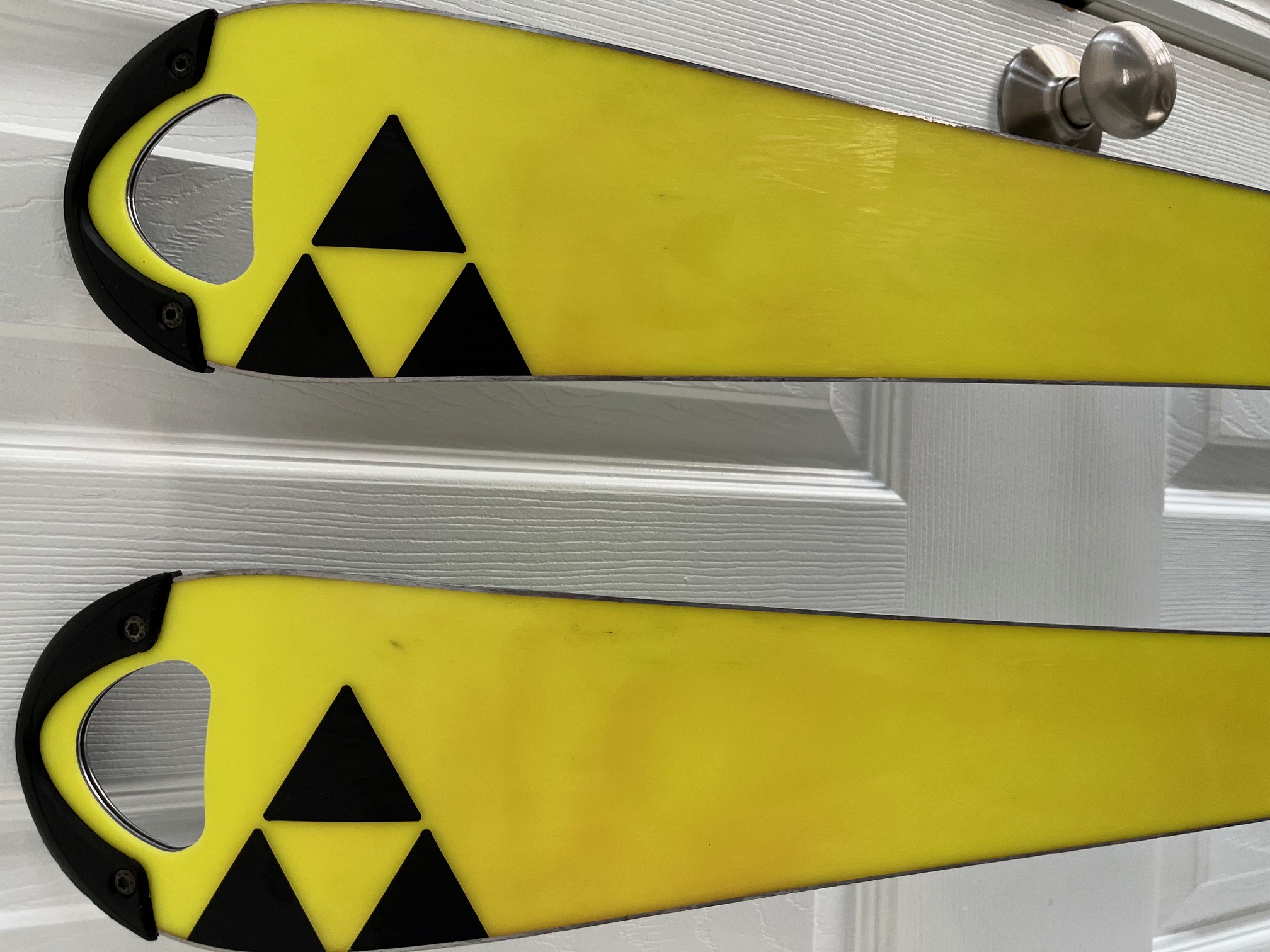 Used Fischer RC4 WC Jr. SL, 140cm with Fischer Z9 bindings, 160 or