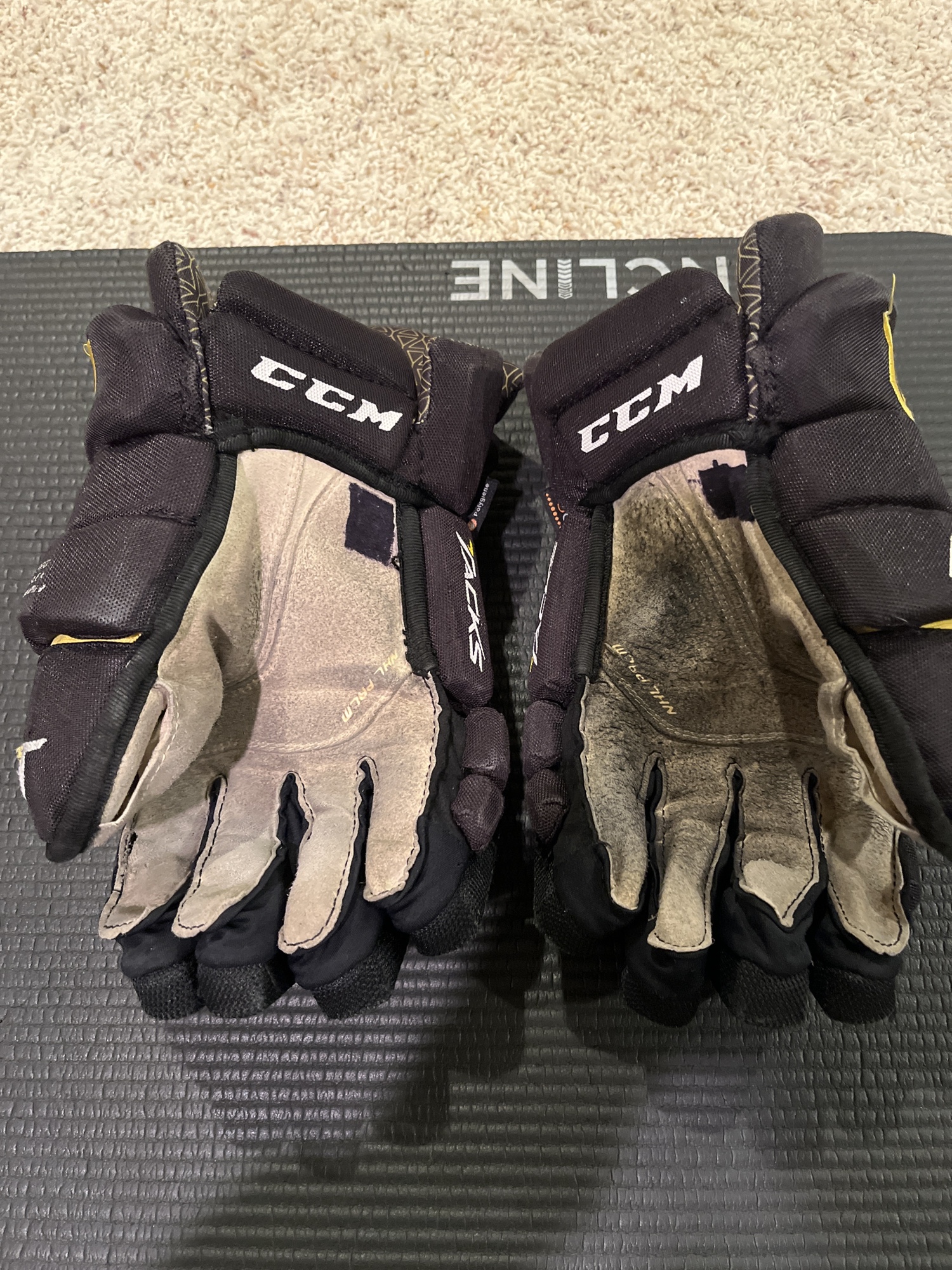 14” CCM HGULTK Ultra Tacks Pro Gloves SidelineSwap