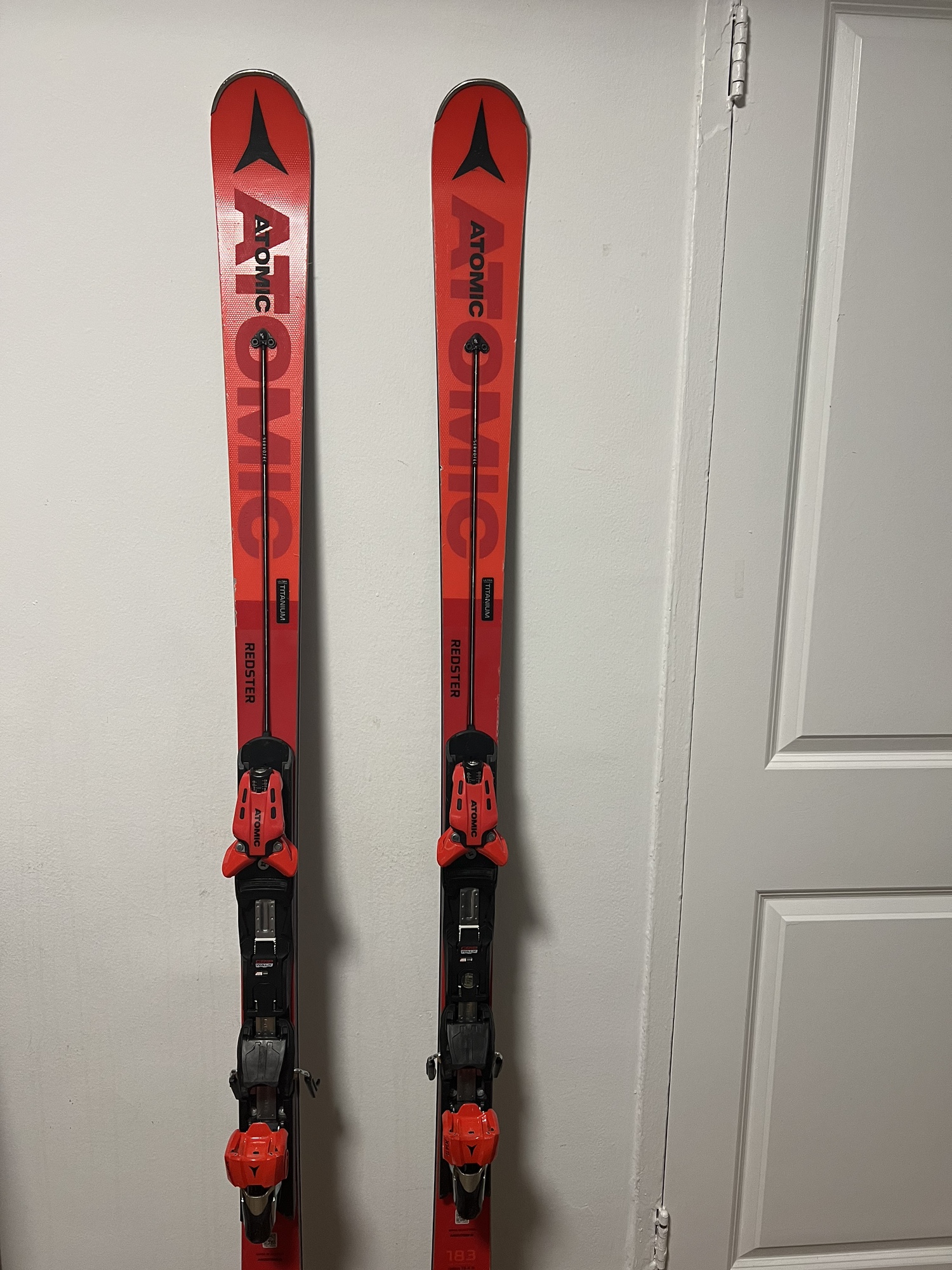 Atomic Race GS Skis | Used and Closeout