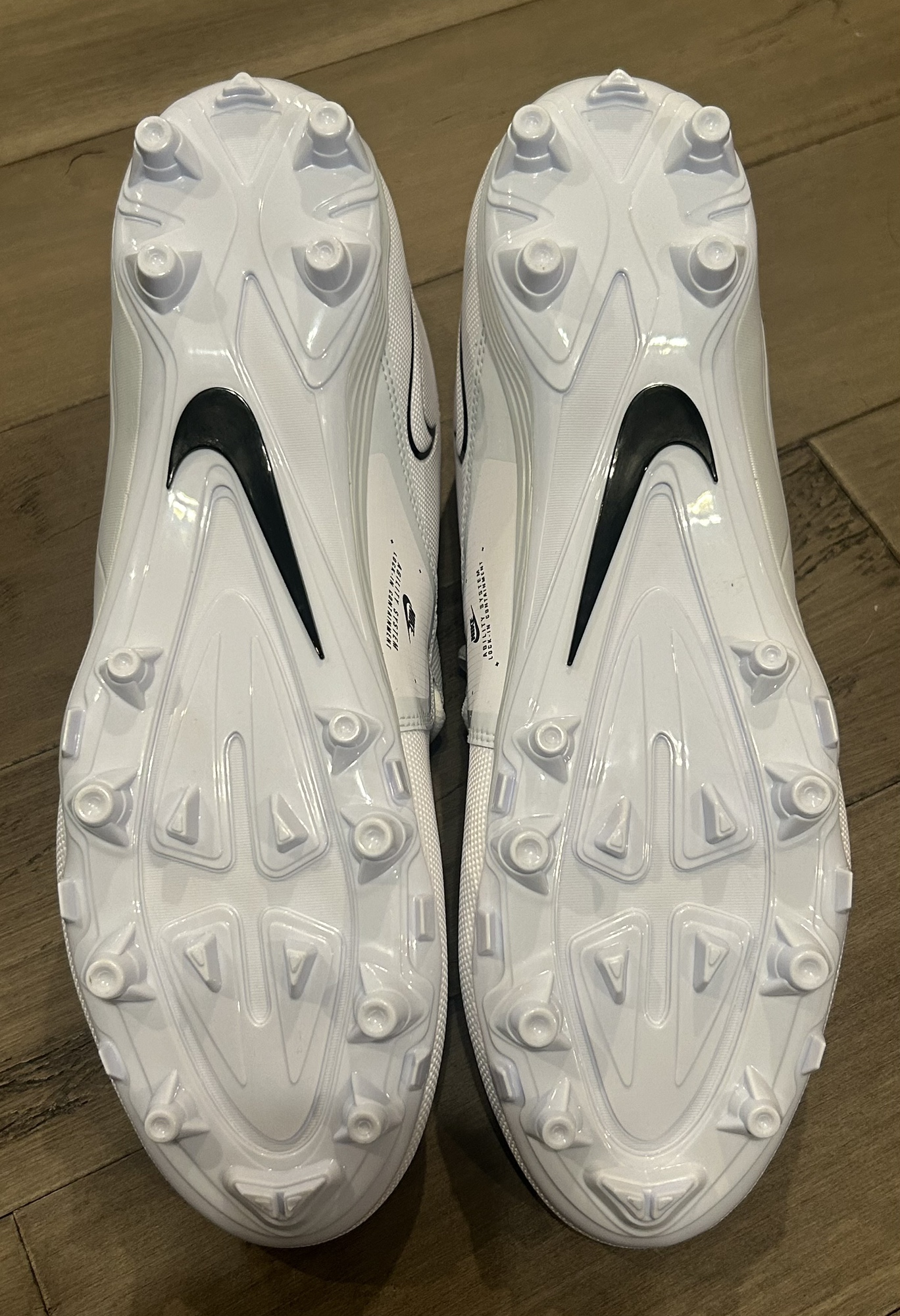 mens size 11.5 football cleats