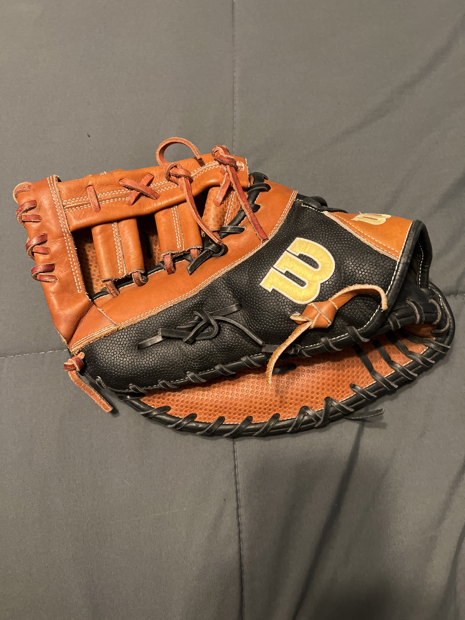 New First Base 12.5" A2000 Baseball Glove SidelineSwap