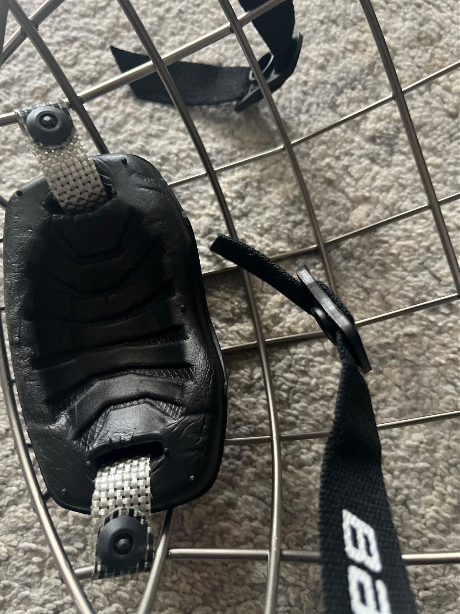 Bauer Profile III Size Medium Hockey Cage Titanium color Ice Roller ...