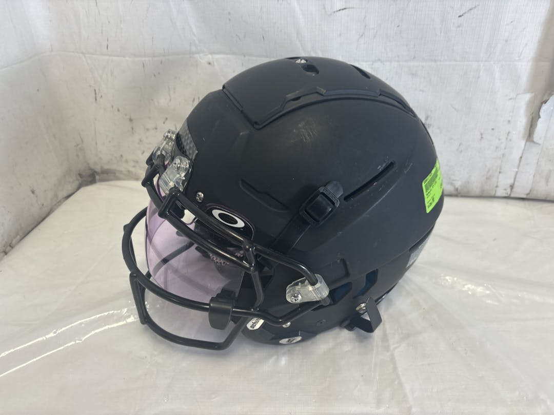Used 2023 Schutt F7 Vtd Adult Md Football Helmet W Oakley Visor Near New SidelineSwap