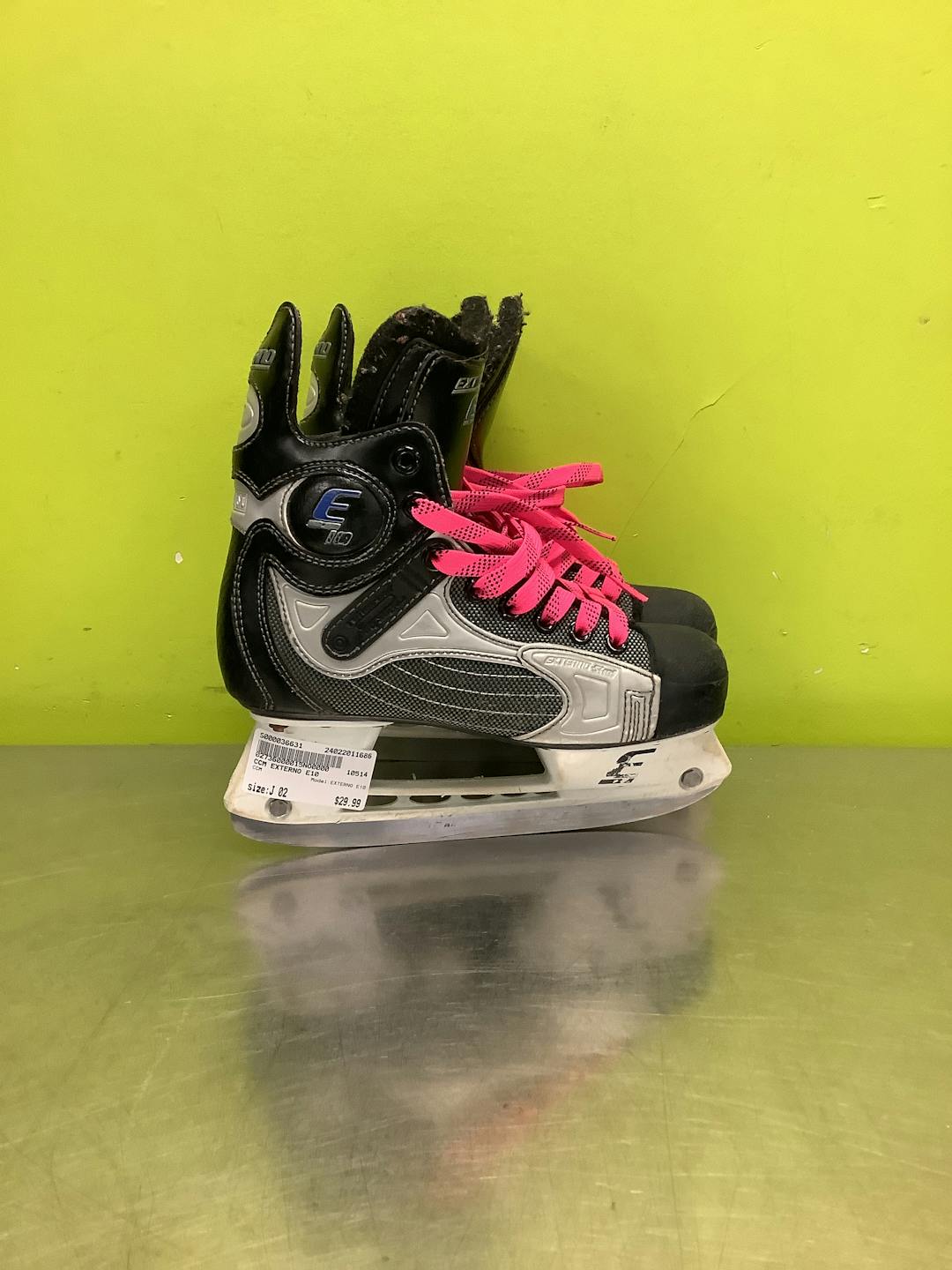 Used Ccm Externo E10 Junior 02 Ice Hockey Skates SidelineSwap