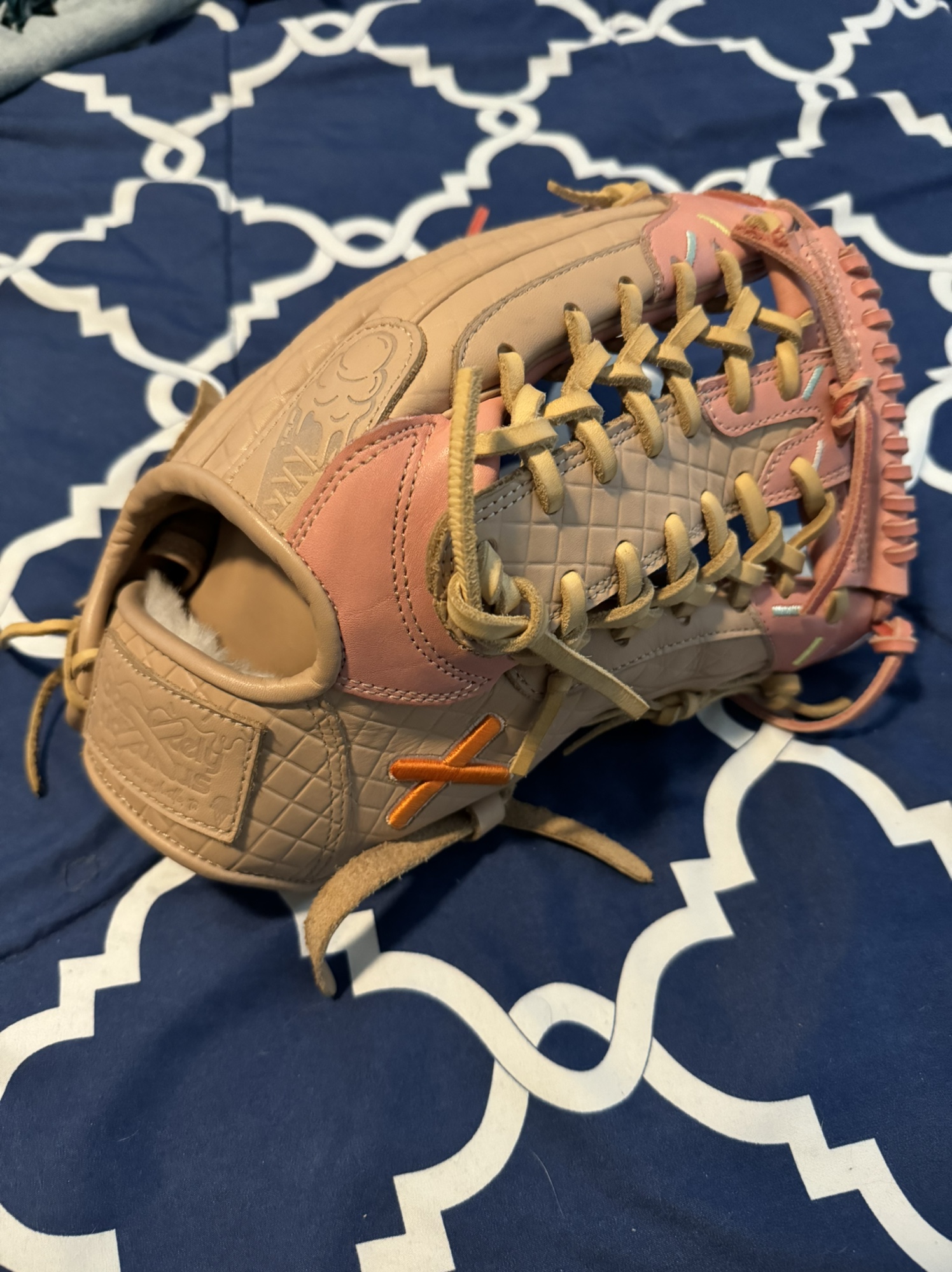 Aria Baseball Glove SidelineSwap