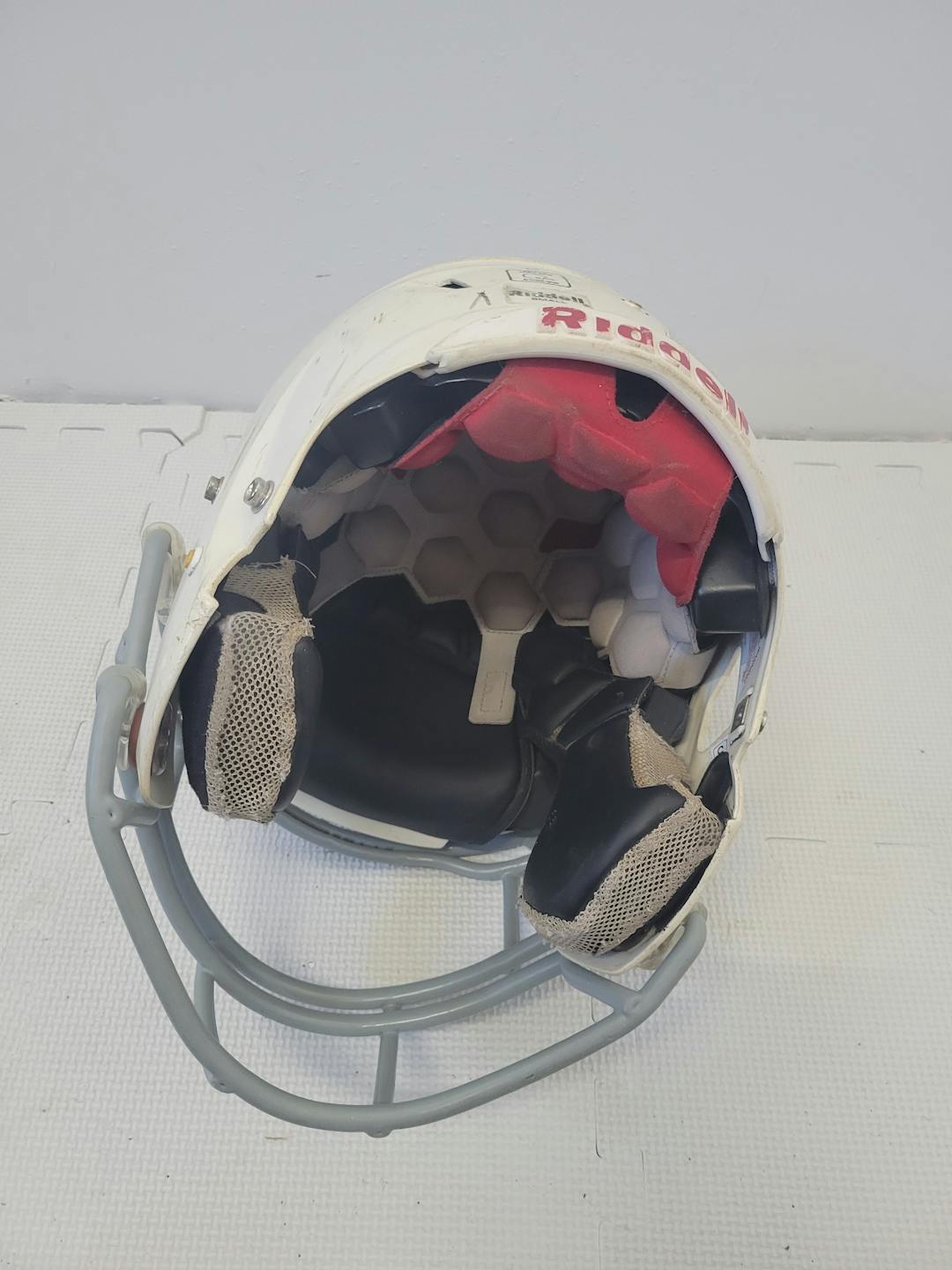 Used Riddell 2014 360 Helmet Md Football Helmets SidelineSwap