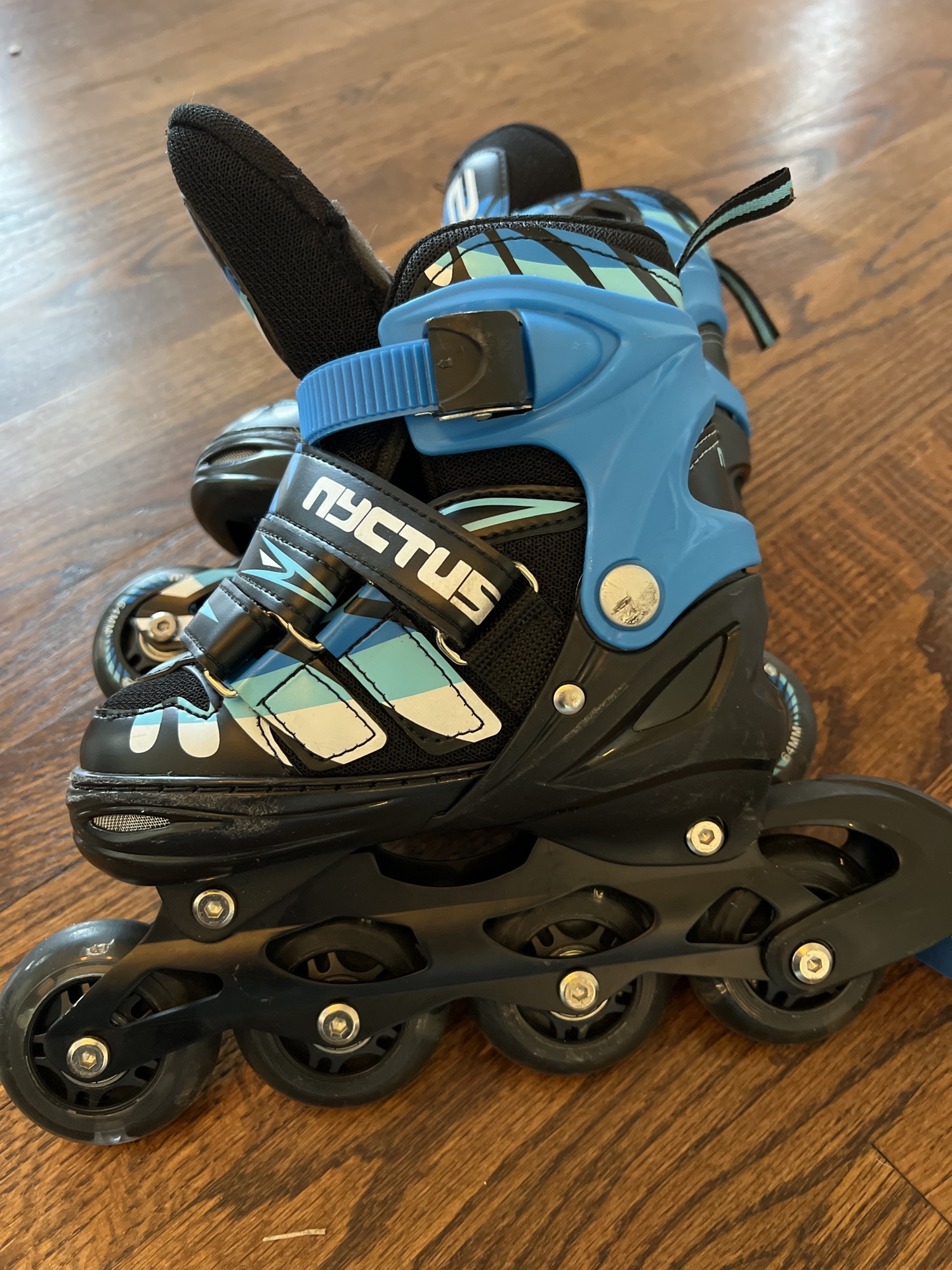 Adjustable Youth Rollerblades 11C1Y SidelineSwap